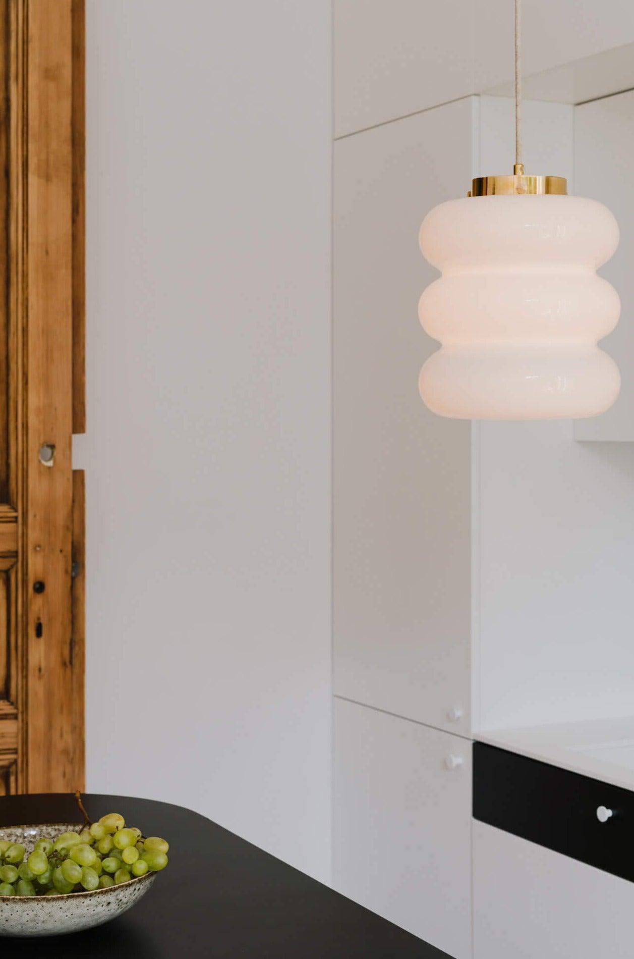 Lampa wisząca BIBE mosiężny Embassy Interiors Eye on Design