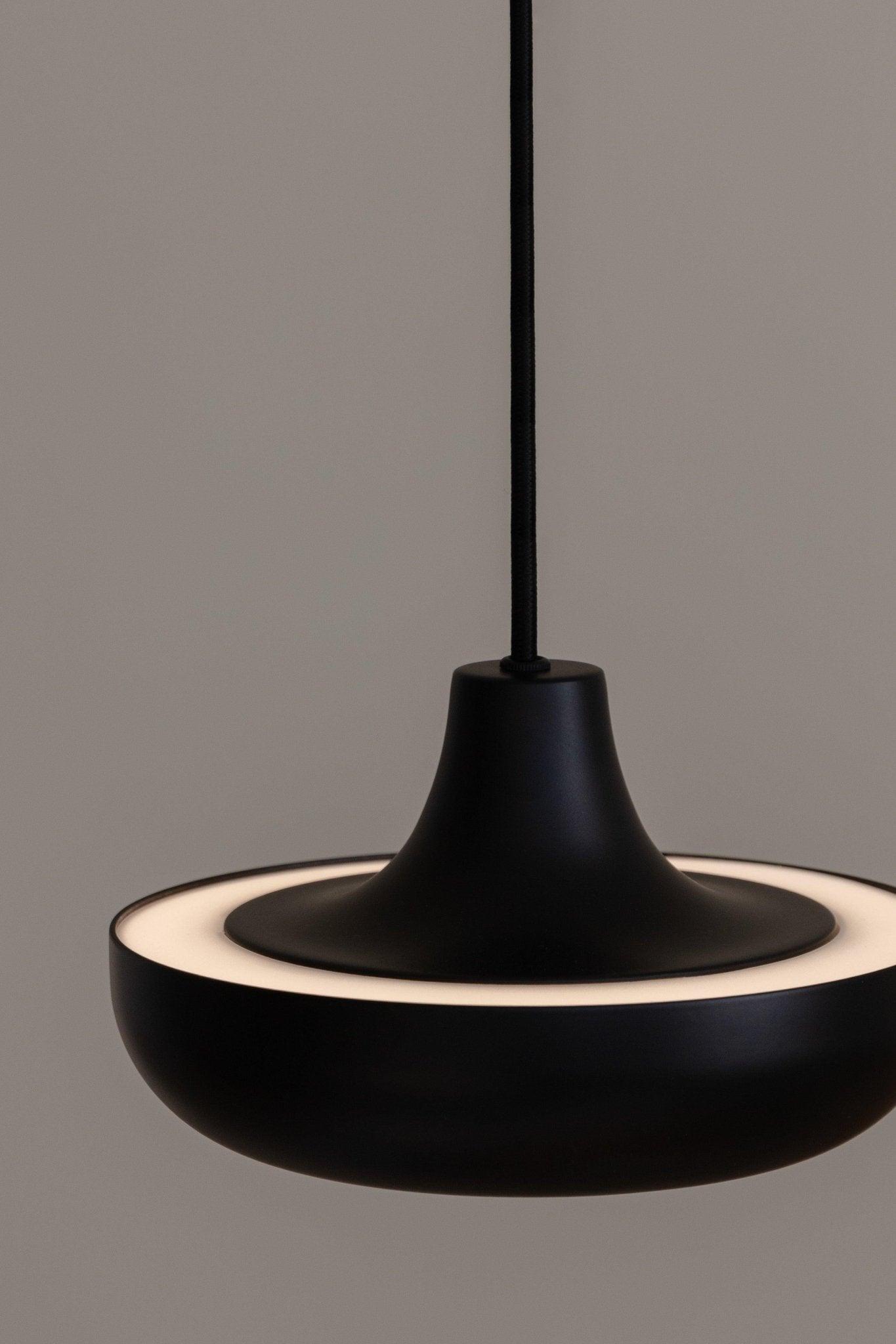 Lampa wisząca CASSINI czarny UMAGE Eye on Design