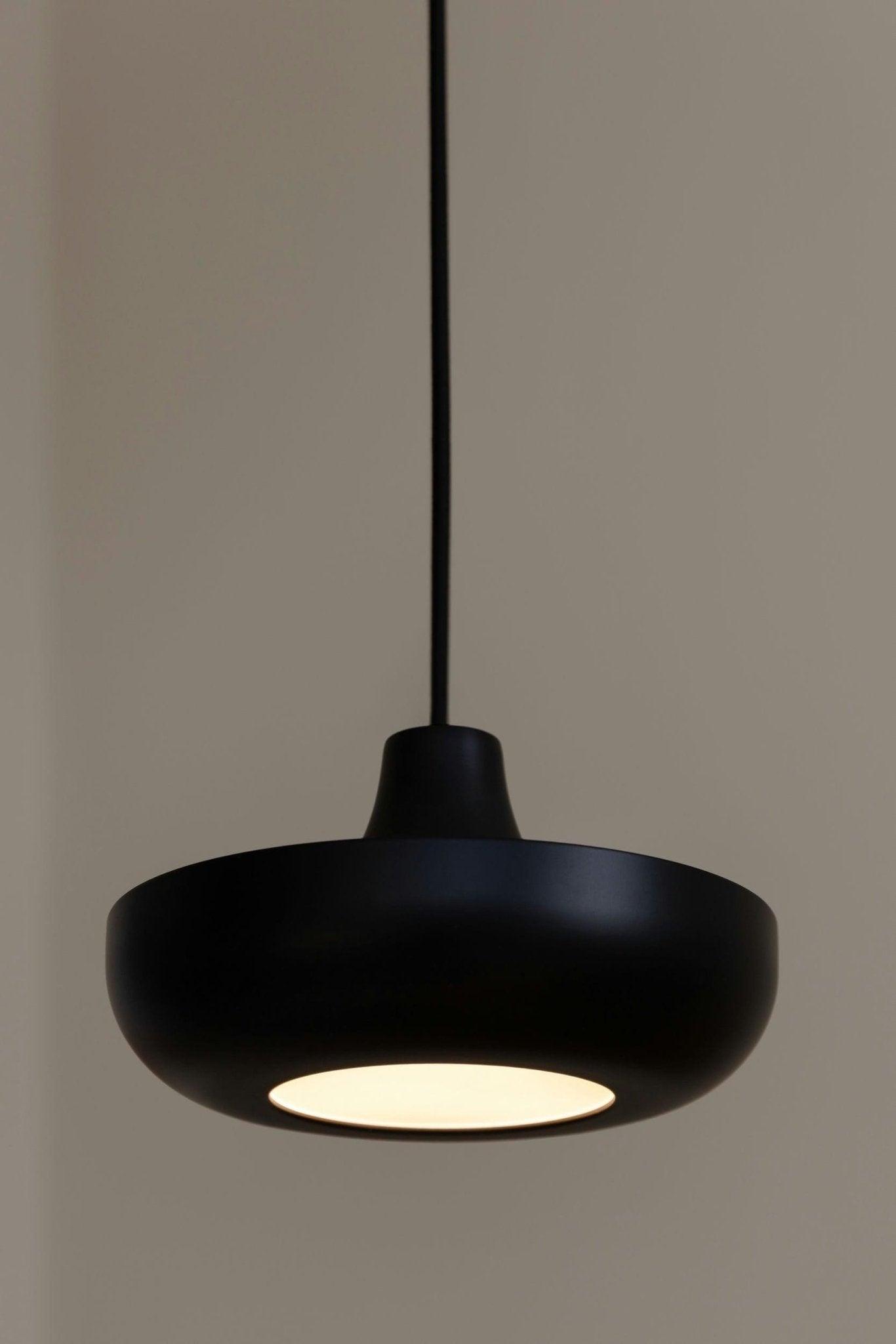 Lampa wisząca CASSINI czarny UMAGE Eye on Design
