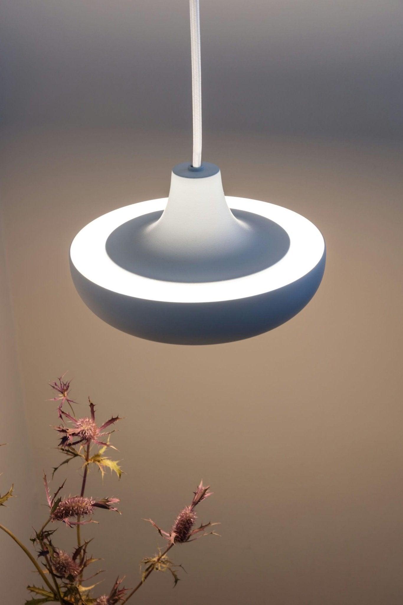 Lampa wisząca CASSINI czarny UMAGE Eye on Design
