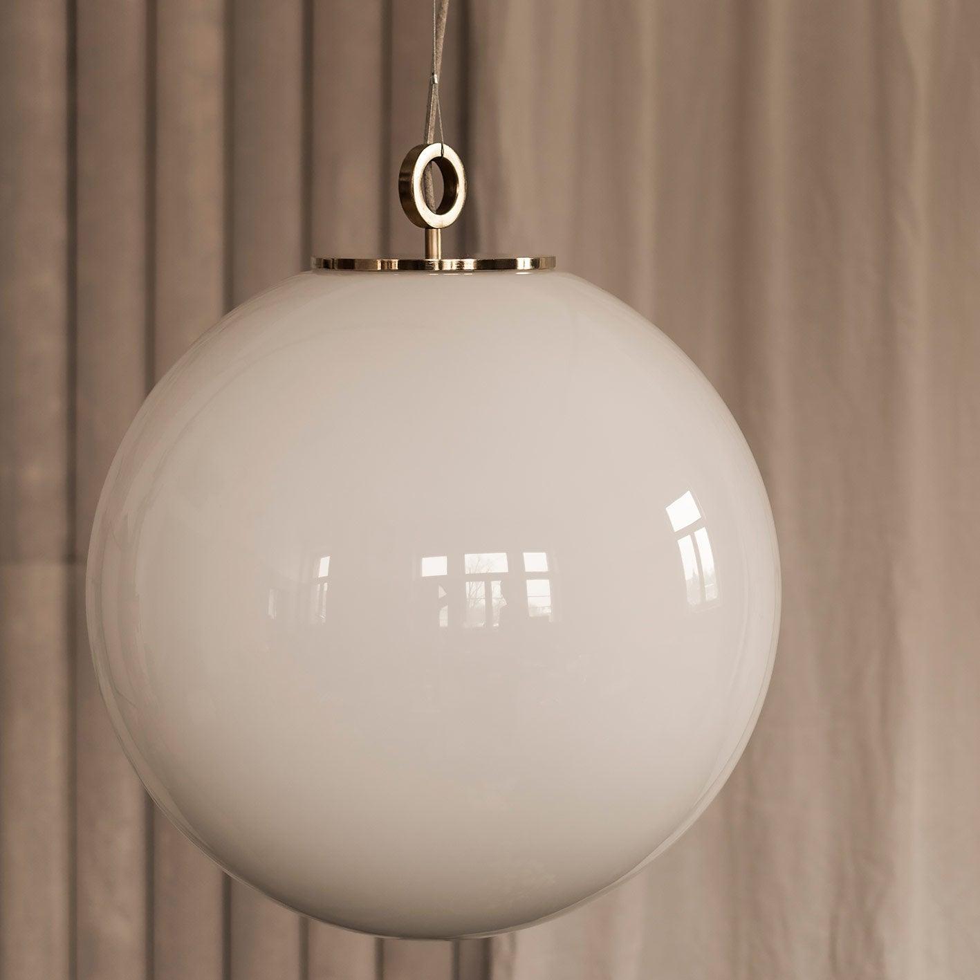 Lampa wisząca duża BIAŁA KULA nikiel Embassy Interiors Eye on Design