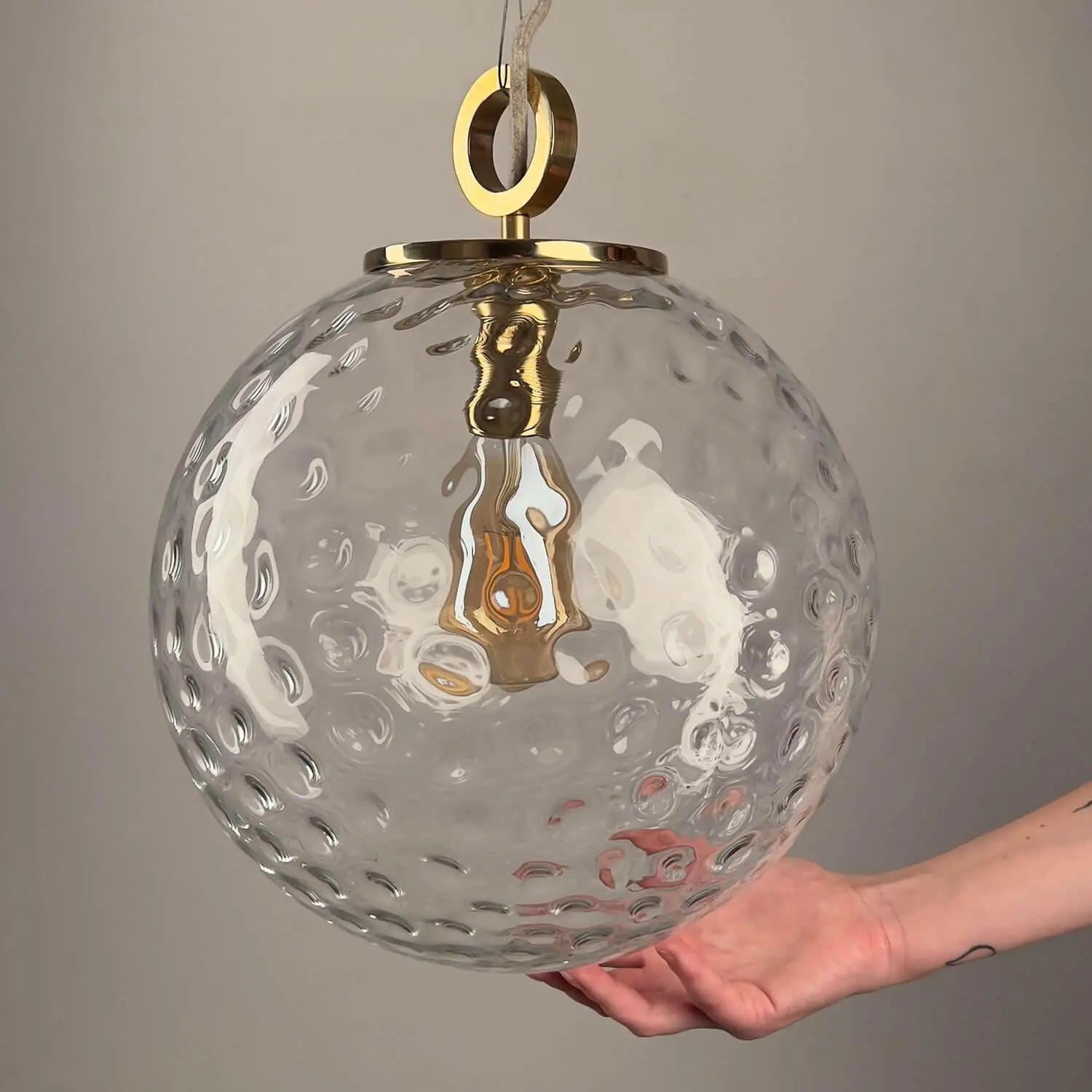 Lampa wisząca KULA REFLEKSYJNA mosiężny – Embassy Interiors