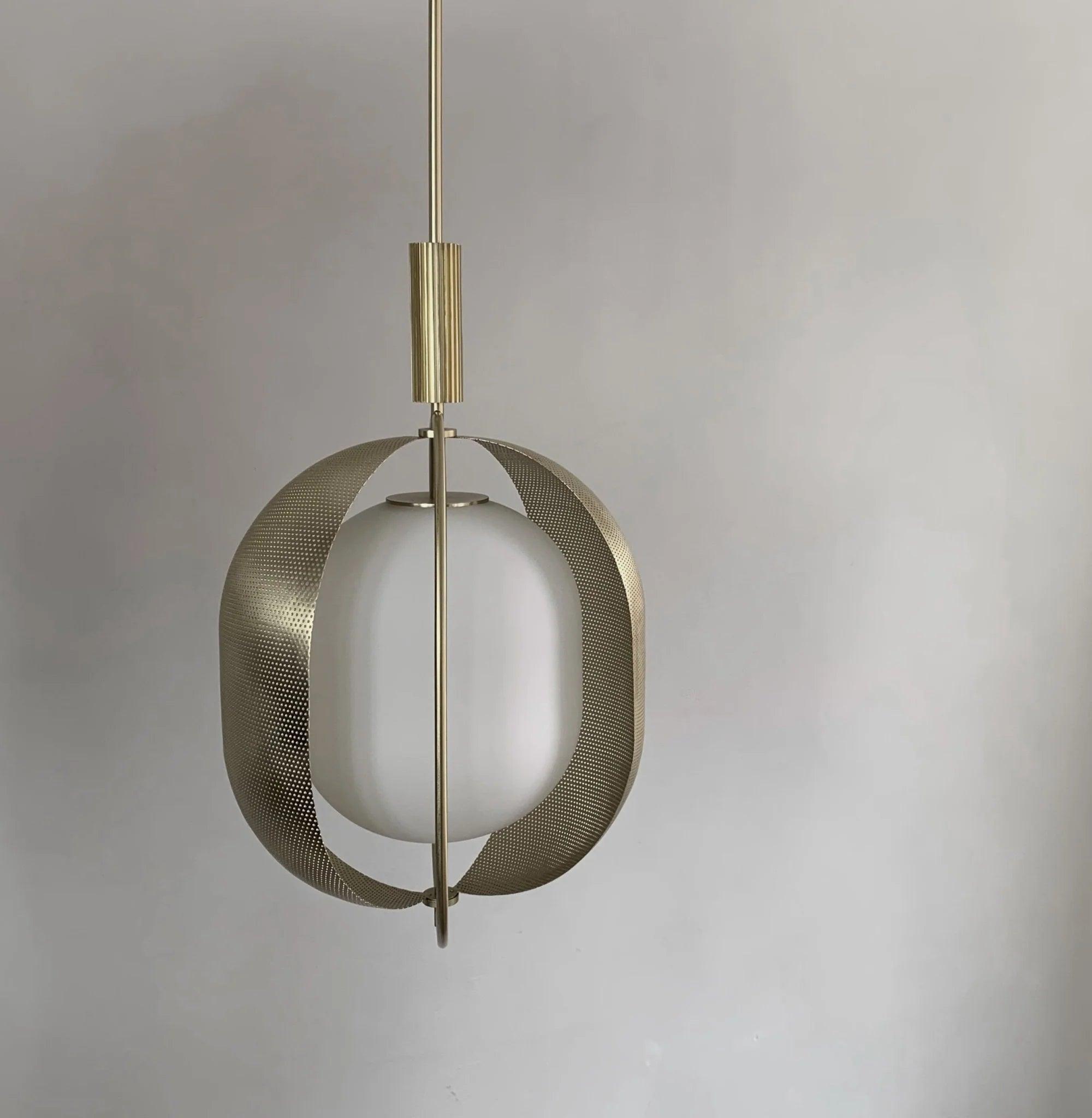 Lampa wisząca PEARL mosiądz 101 Copenhagen Eye on Design
