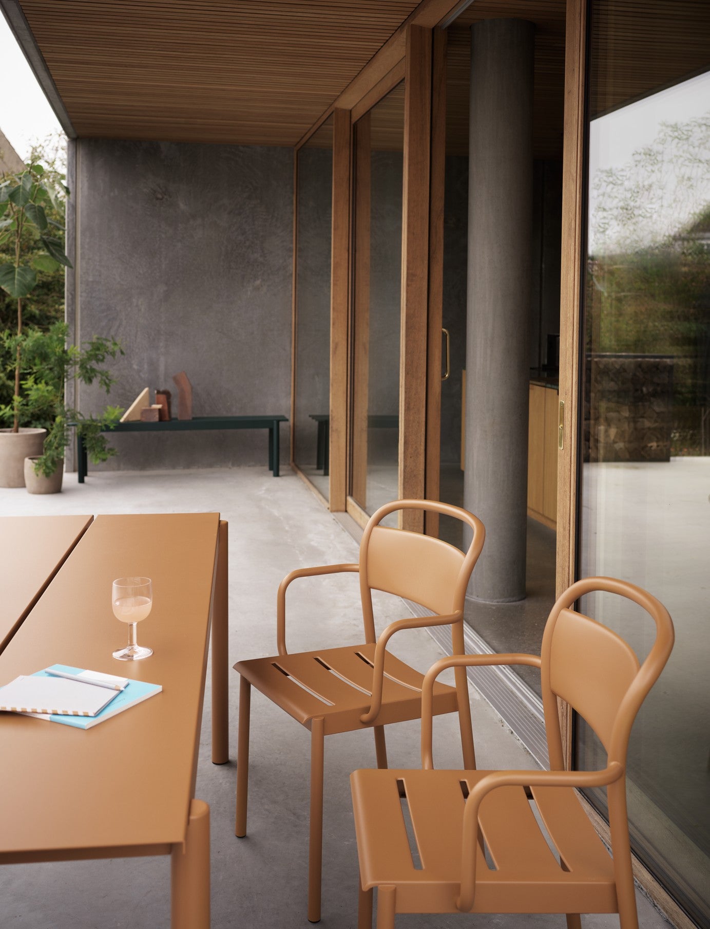 LINEAR Outdoor Armchair Orange Steel