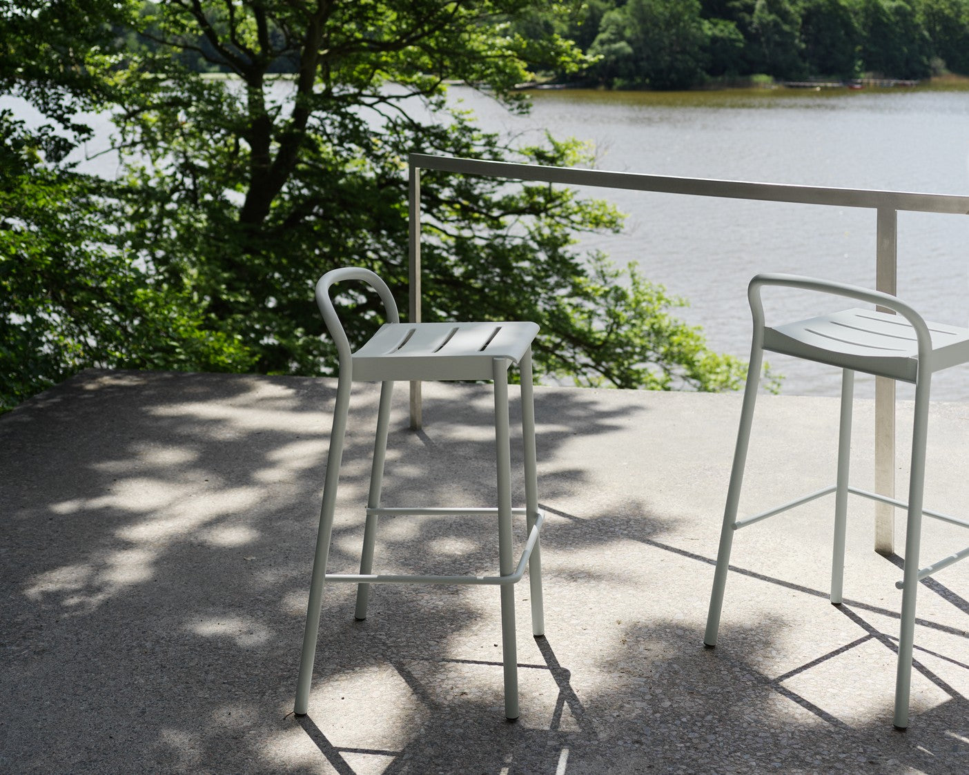 Outdoor Stool LINEAR Gray Steel