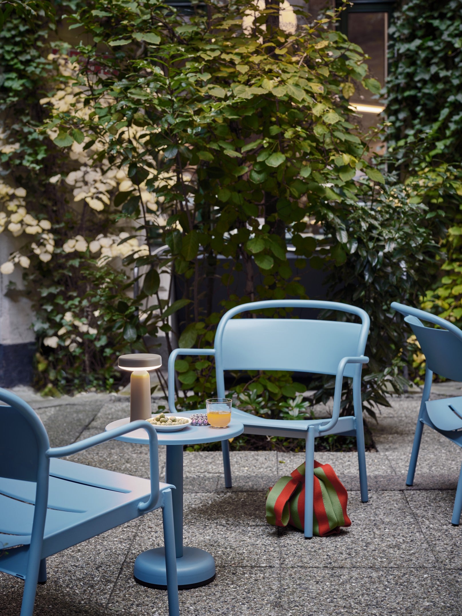 Portable outdoor lamp EASE taupe