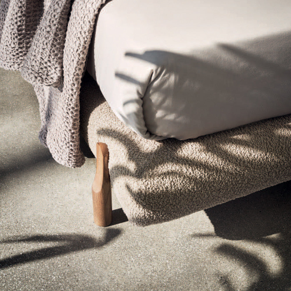 OLEANDRO upholstered bed