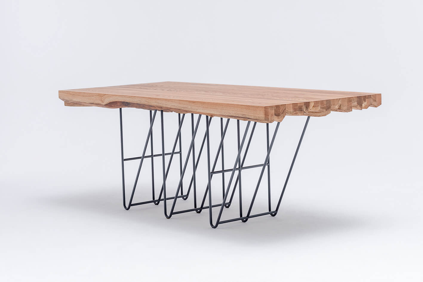 MASIV oak table with a steel base
