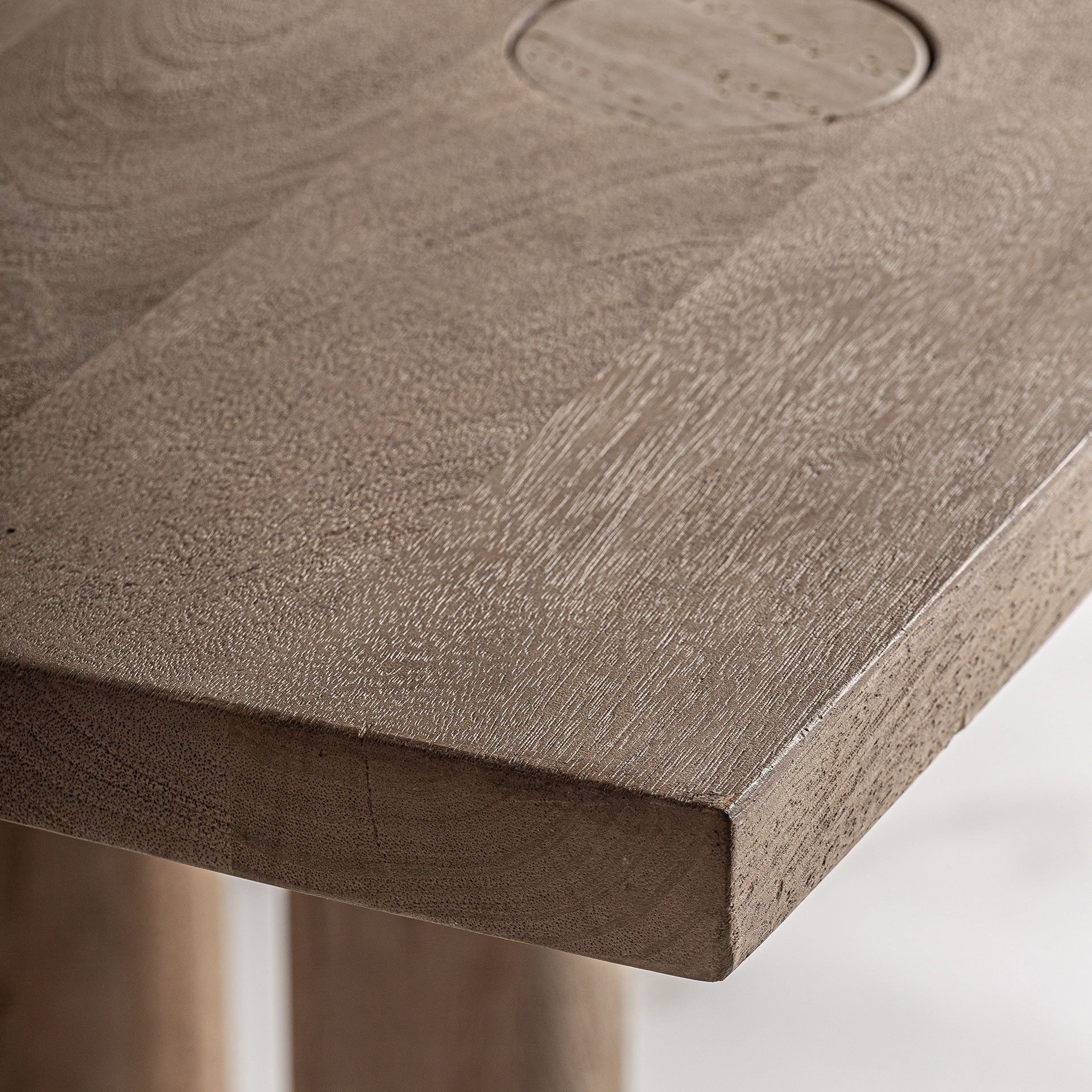 JACQUARD Table in Mango Wood with Travertine Finish
