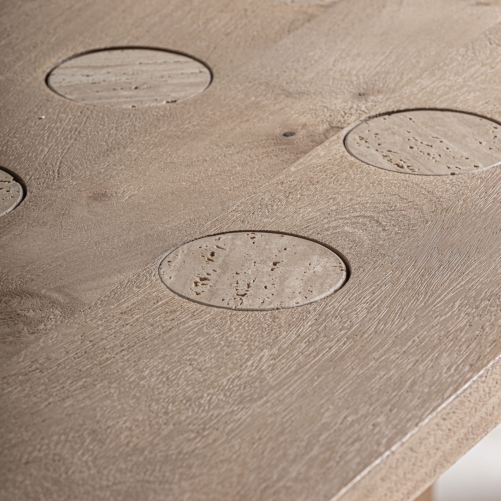 JACQUARD Table in Mango Wood with Travertine Finish