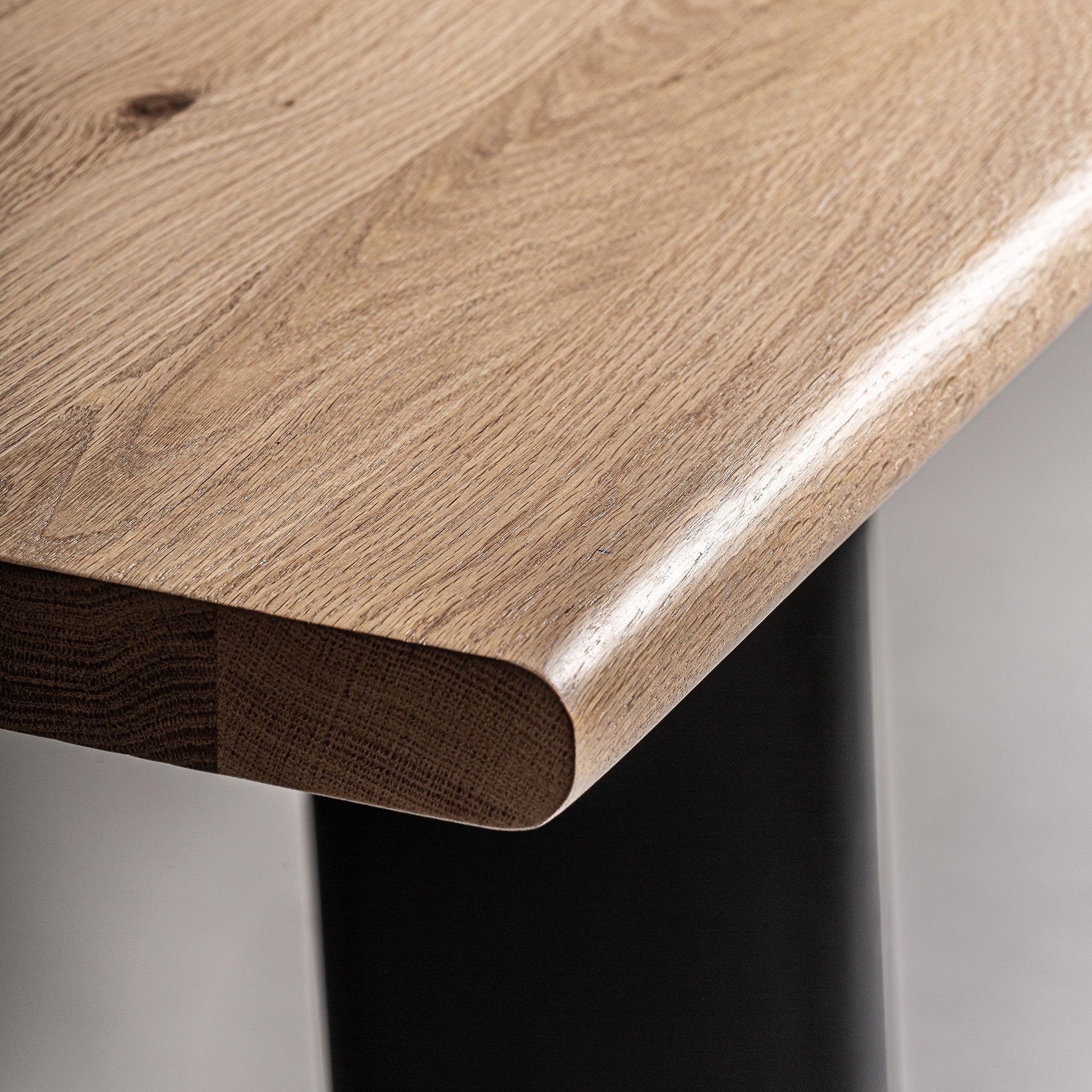 NARA Table in Oak Wood with Black Base