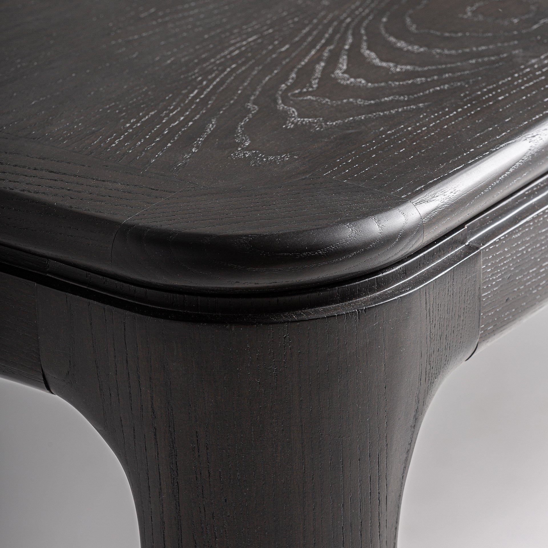 BUKEN Extendable Table in Dark Ash Wood with Veneer