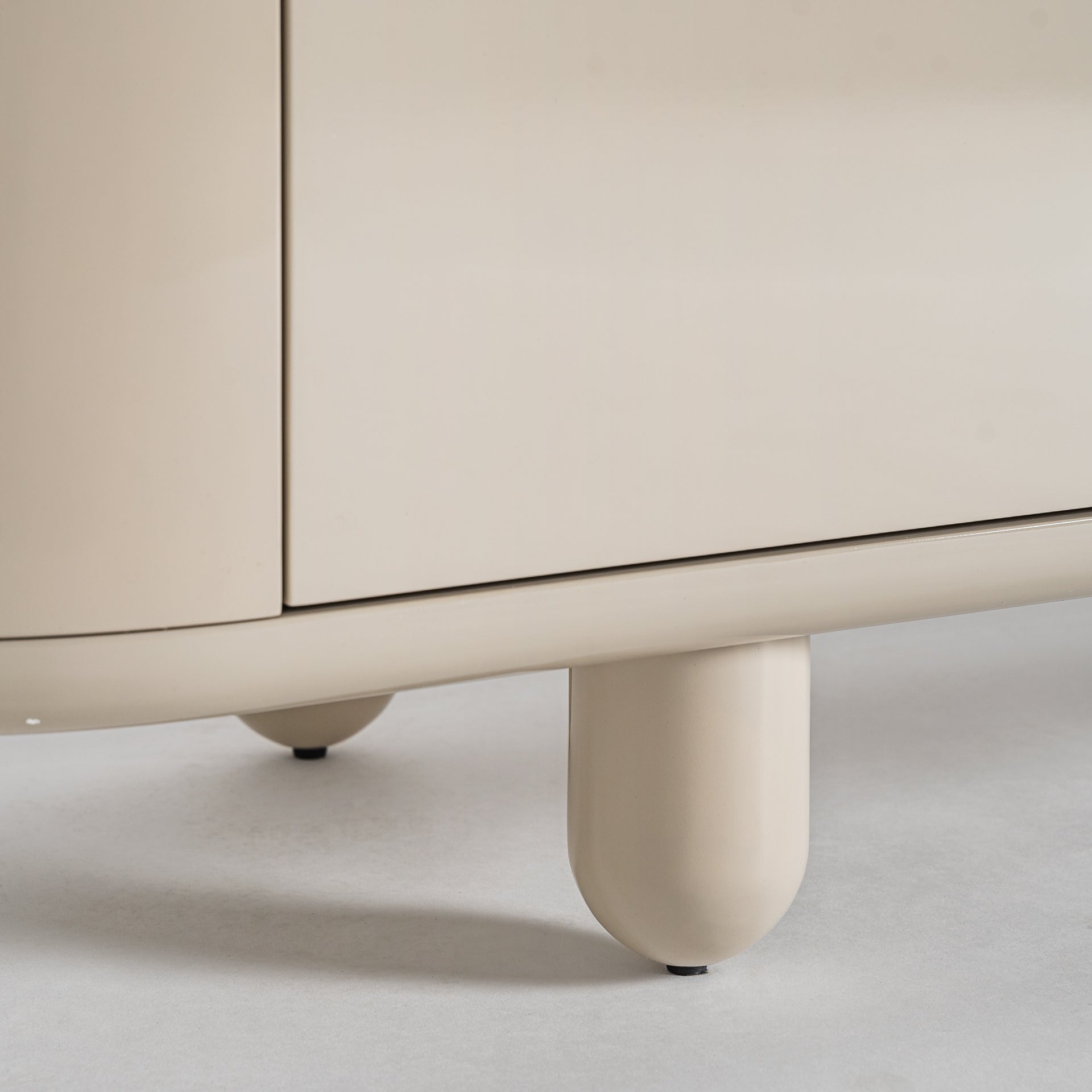 ZORBIG TV Cabinet Broken White