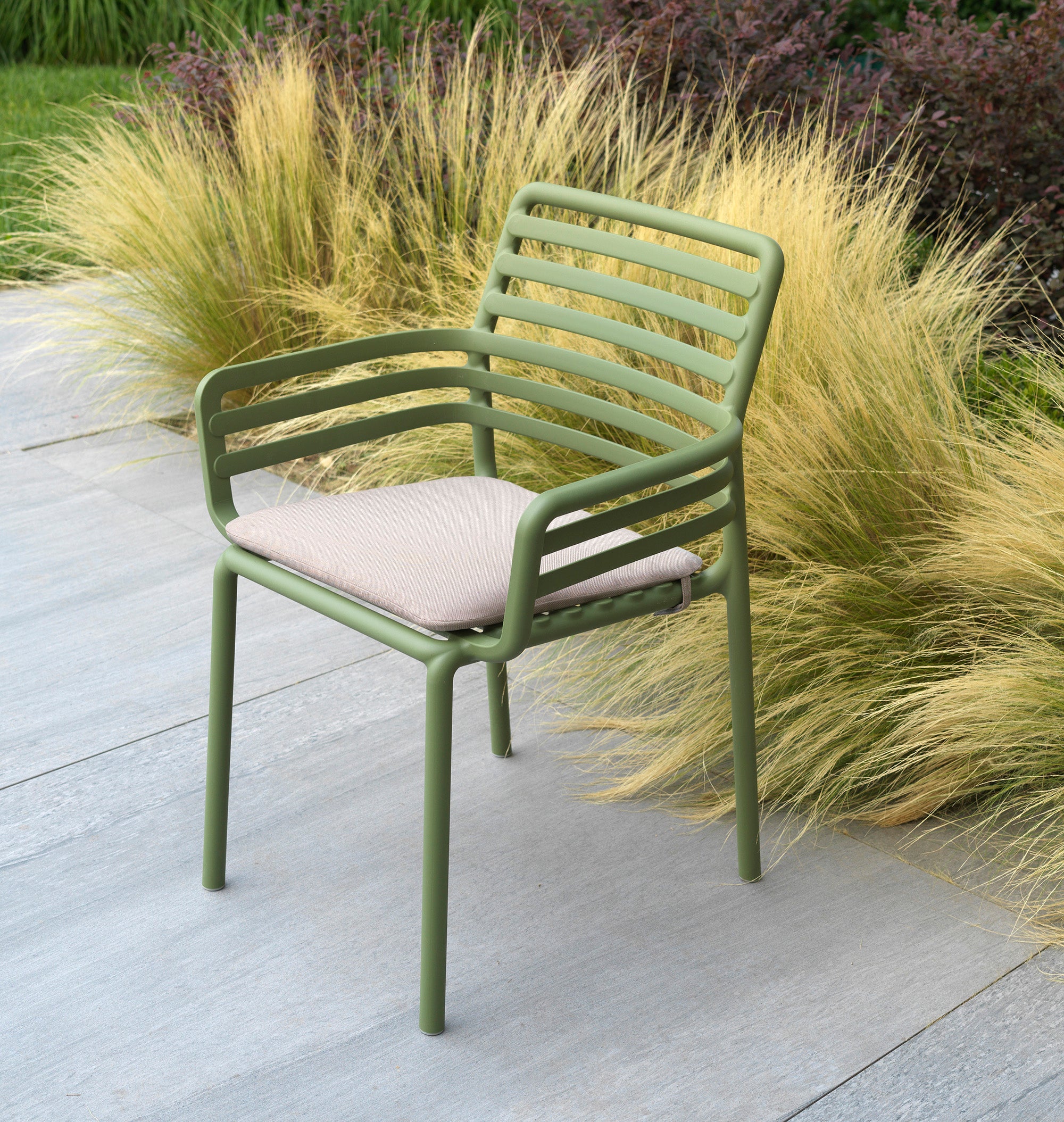 Outdoor chair with armrests DOGA agave