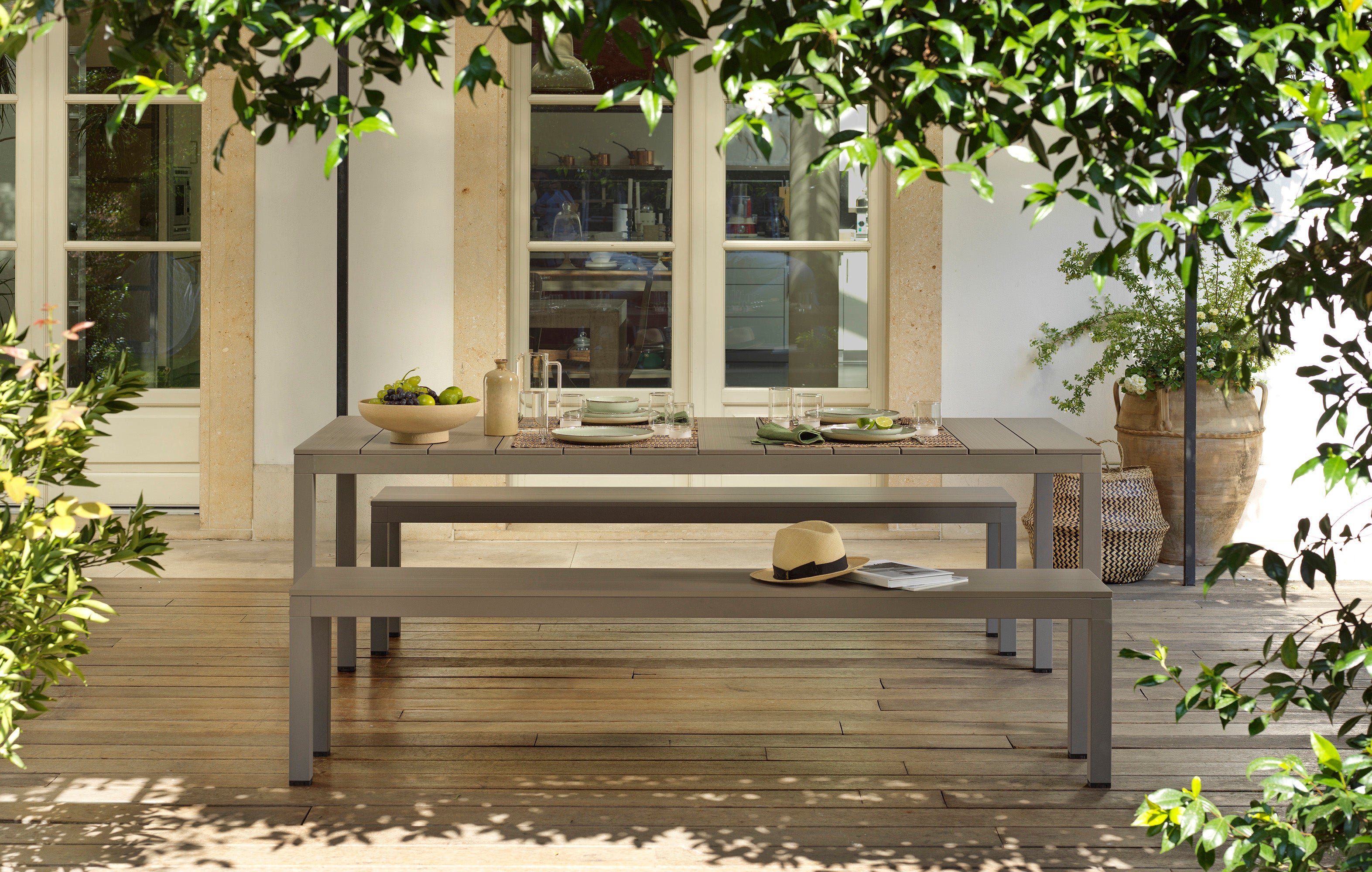 RIO 210 taupe outdoor table