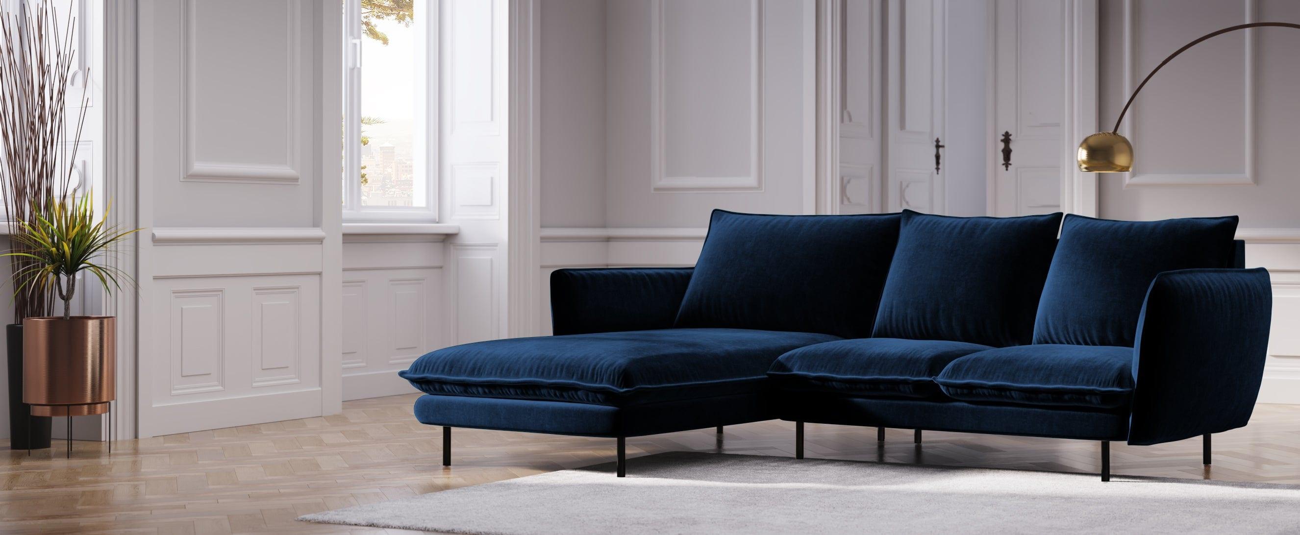 Narożnik aksamitny lewostronny VIENNA niebieski z czarną podstawą Cosmopolitan Design Eye on Design