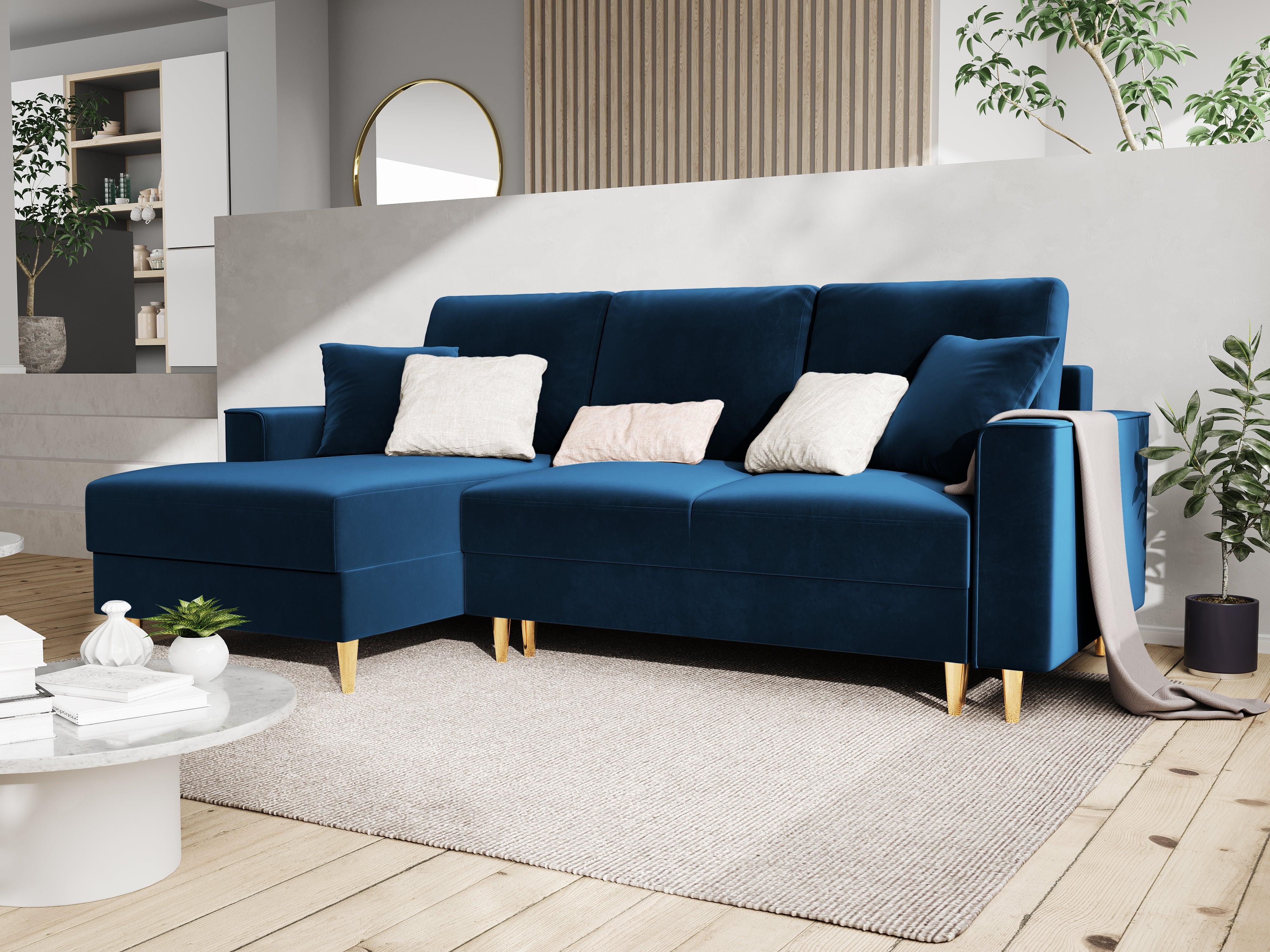 Narożnik lewostronny aksamitny z funkcją spania CARTADERA błękit królewski ze złotą podstawą Mazzini Sofas Eye on Design