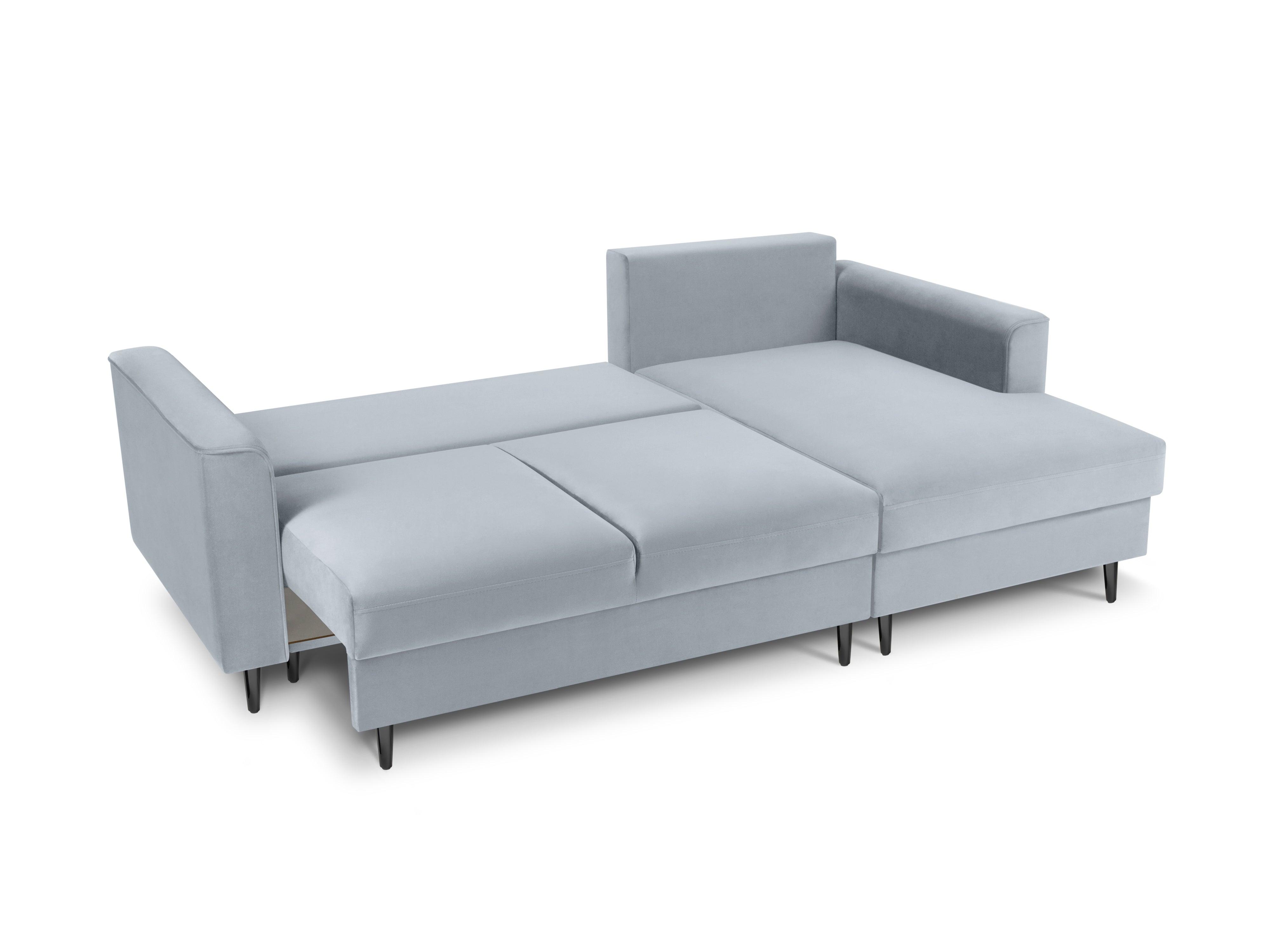 Narożnik prawostronny aksamitny z funkcją spania CARTADERA błękitny z czarną podstawą Mazzini Sofas Eye on Design