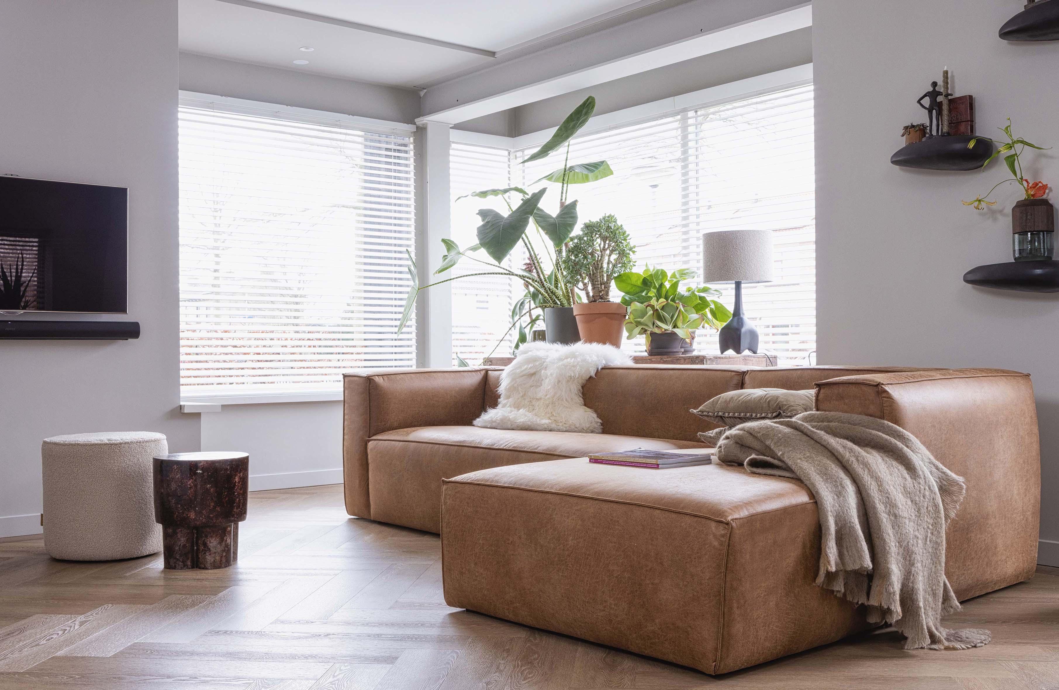 Narożnik prawostronny BEAN koniakowa ekoskóra Woood Eye on Design
