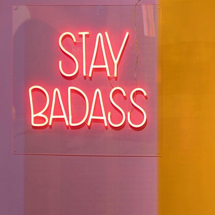 Neon ścienny BADASS czerwony Bold Monkey Eye on Design