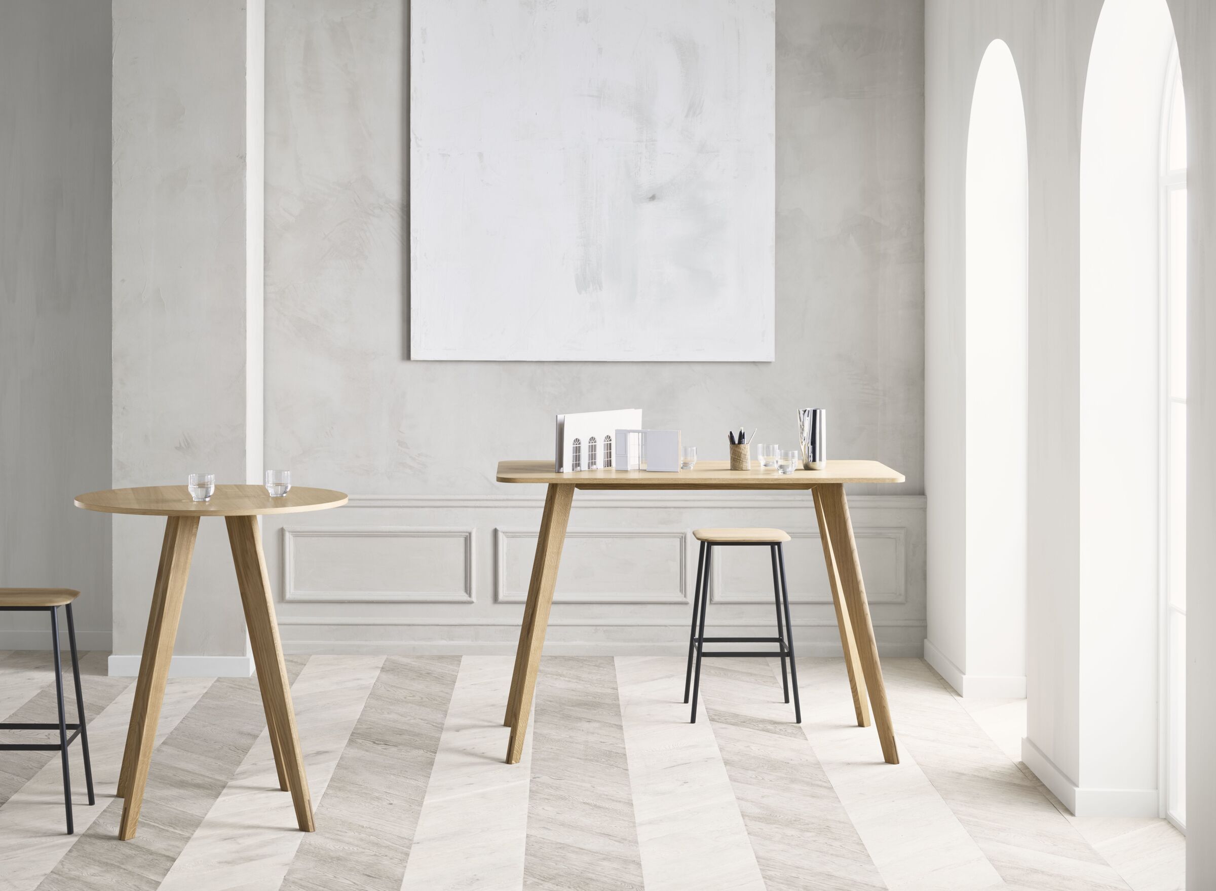 Hocker Guy Oak Wood