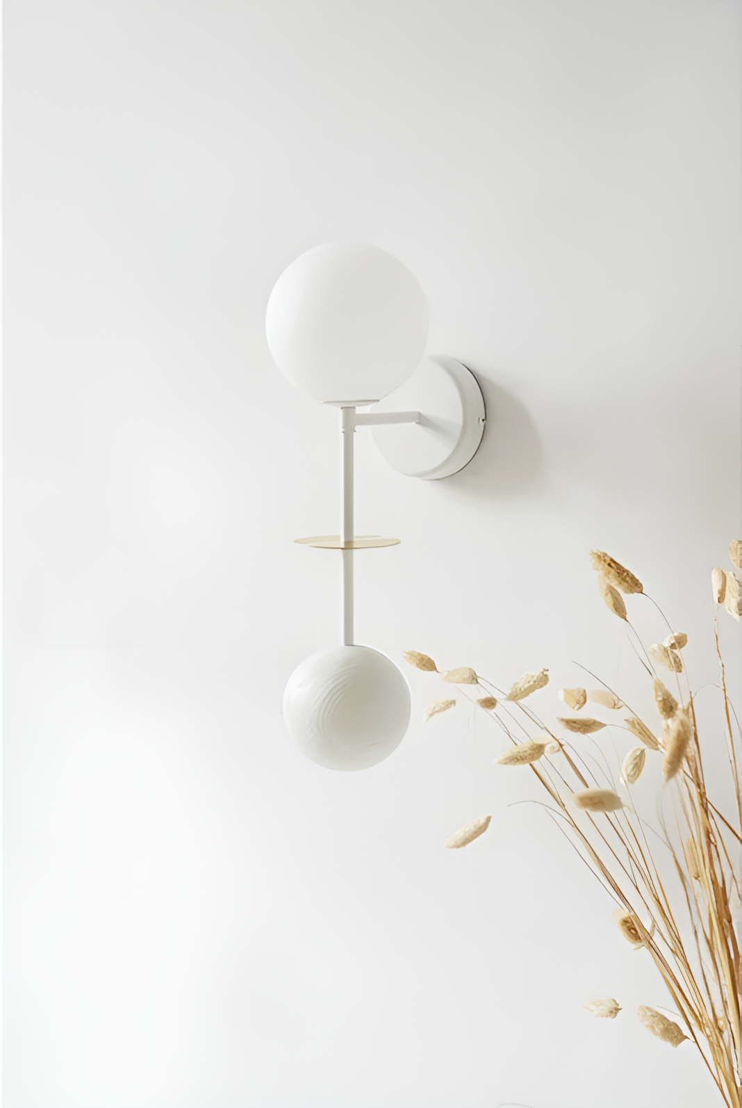 White OIO Wall Lamp