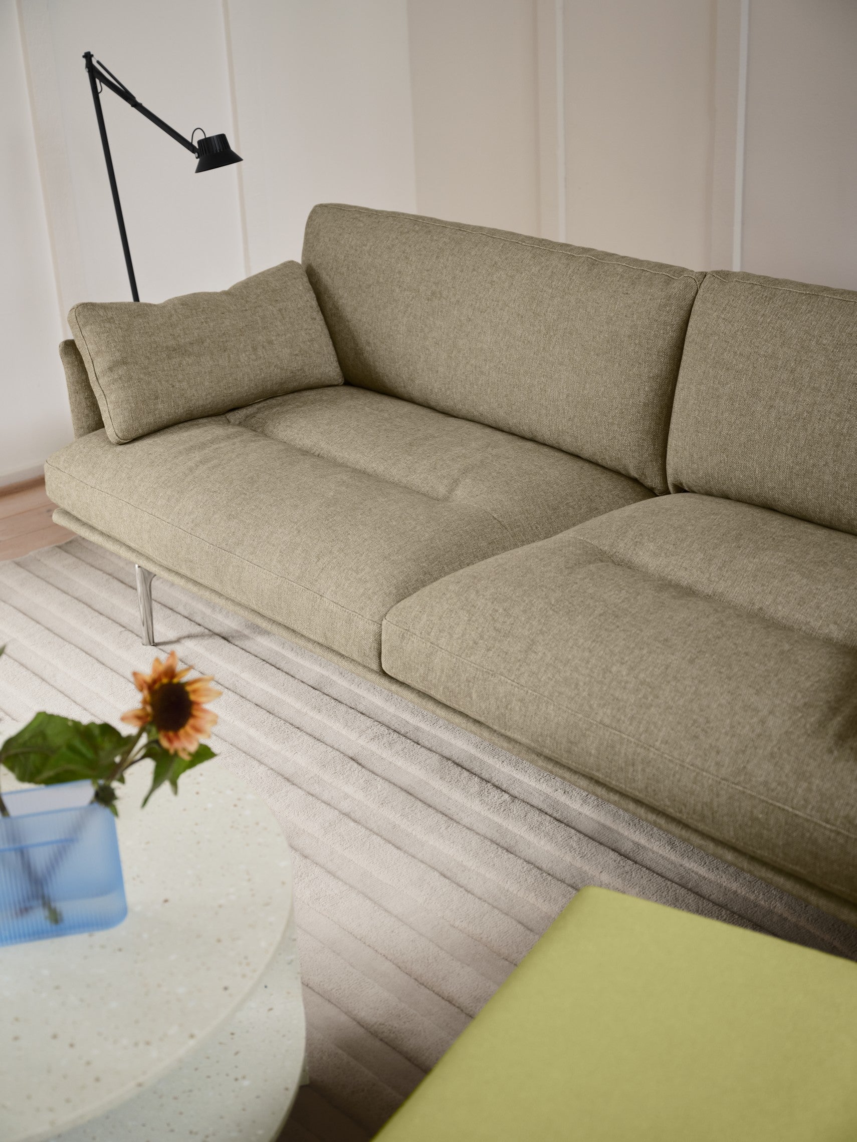 RELEVO Rug Broken White