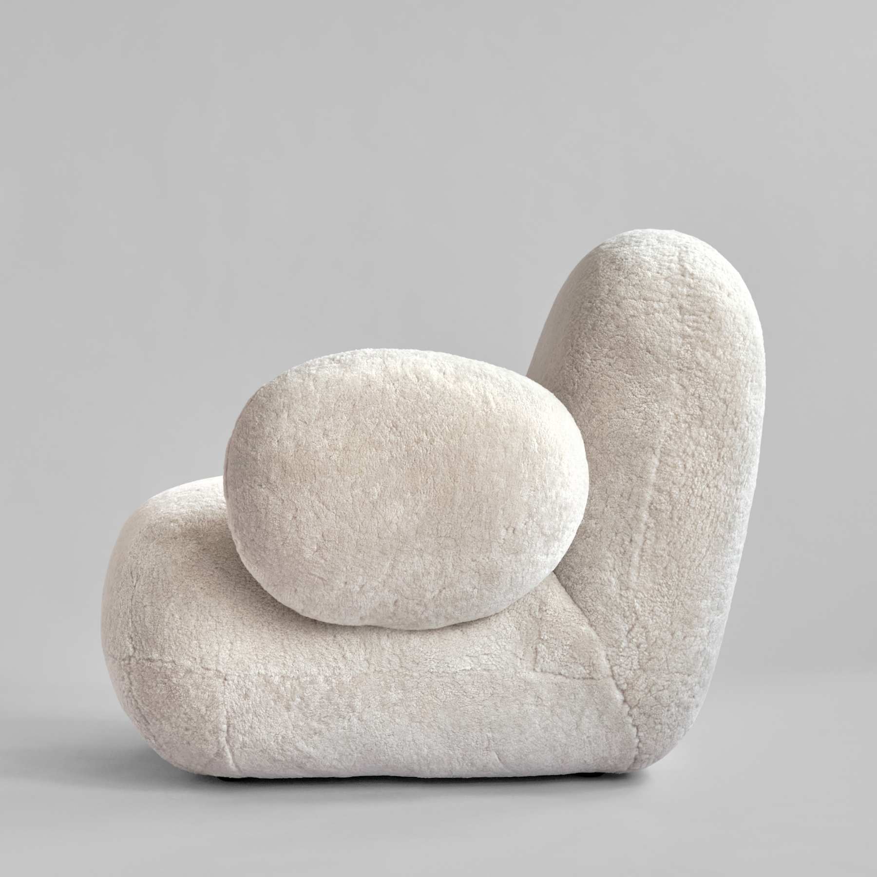 Sheepskin fabric armchair TOE FLAT broken white