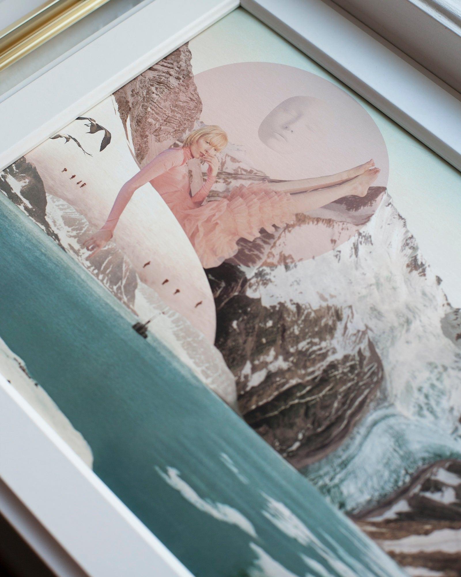 Plakat SNOWFLAKE ON THE TOP OF THE MOUNTAIN Aleksandra Morawiak Eye on Design