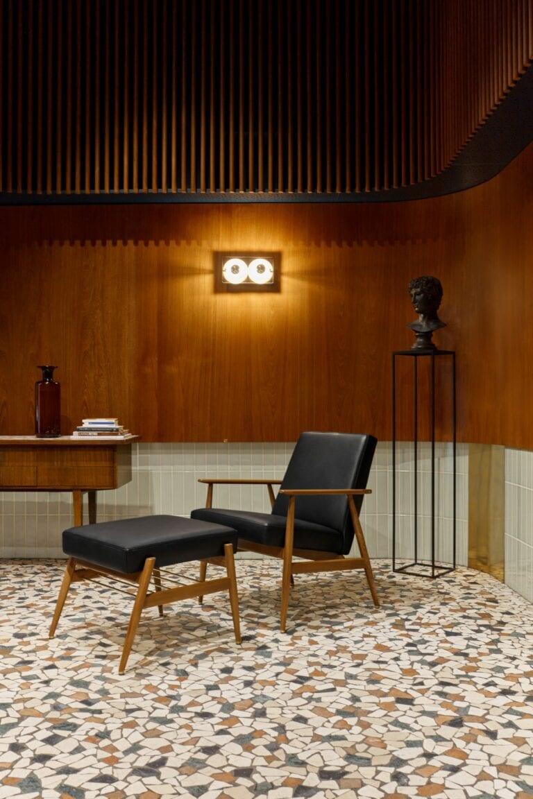 Podnóżek FOX żółty w tkaninie Boucle Mustard 366 concept Eye on Design