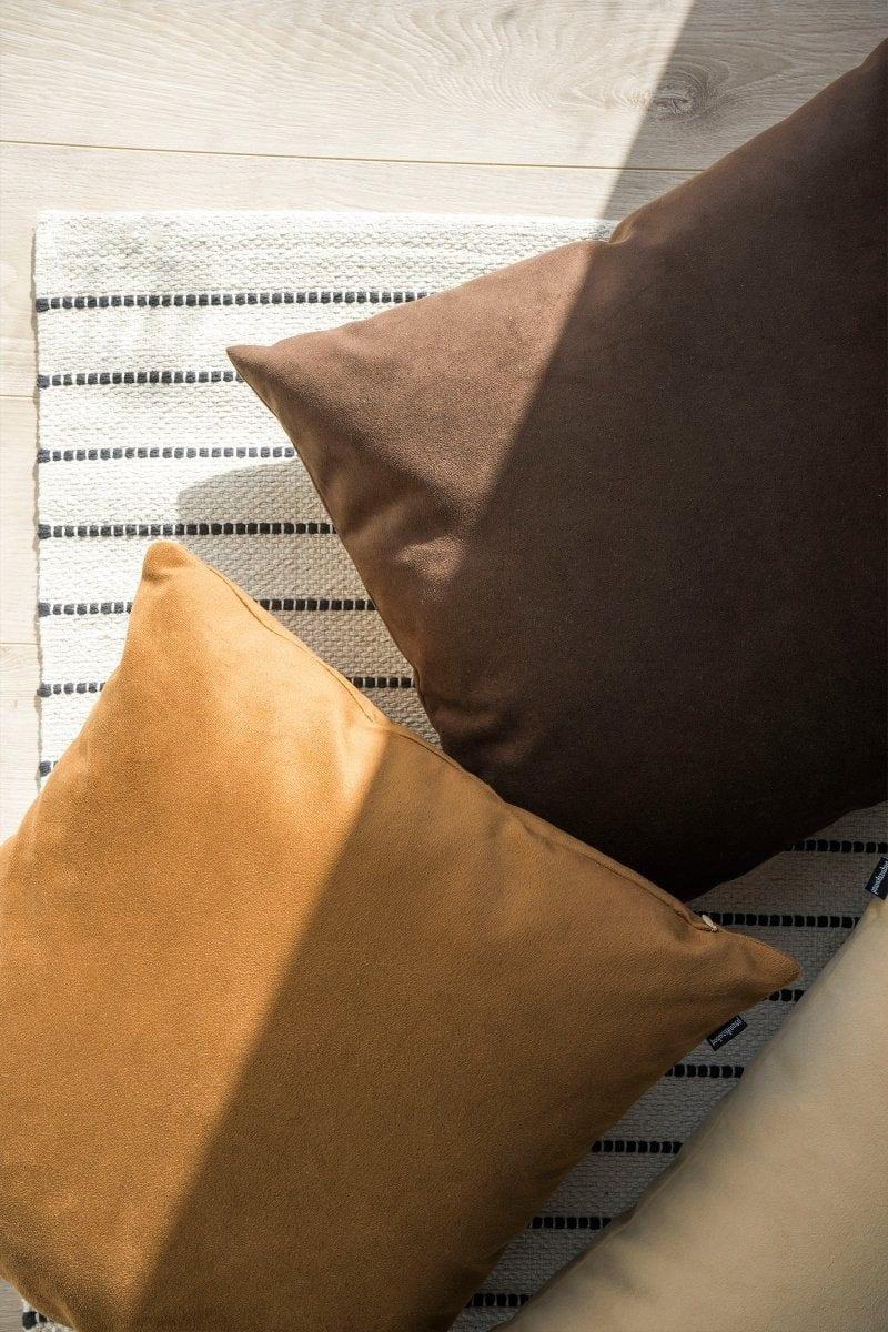 Poduszka aksamitna PRAM jasnobrązowy Poduszkowcy Eye on Design