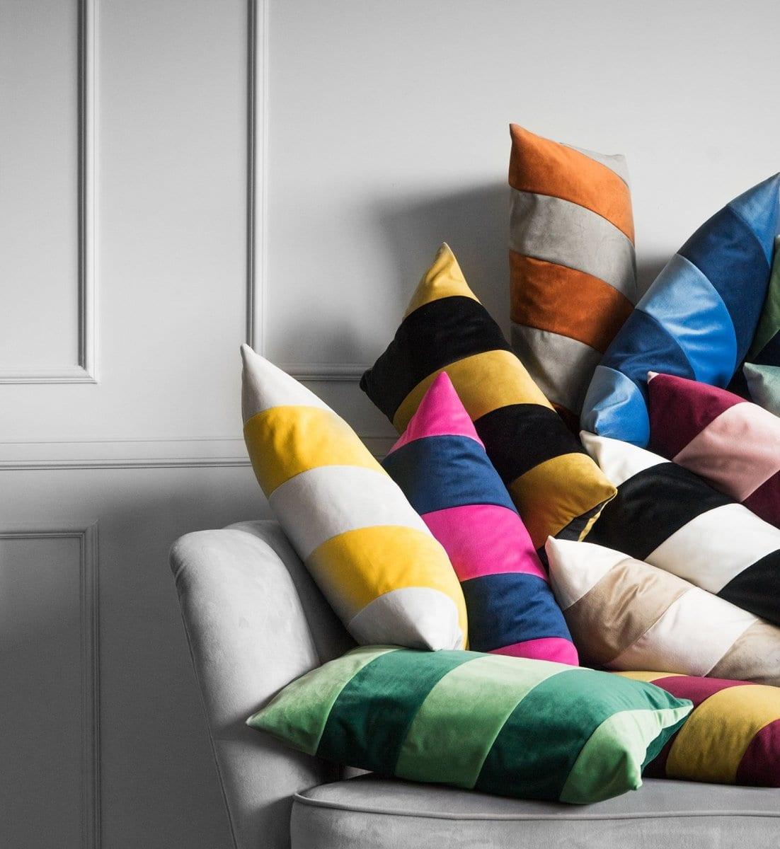 Poduszka dekoracyjna STRIPES ZERO WASTE zielony Poduszkowcy Eye on Design