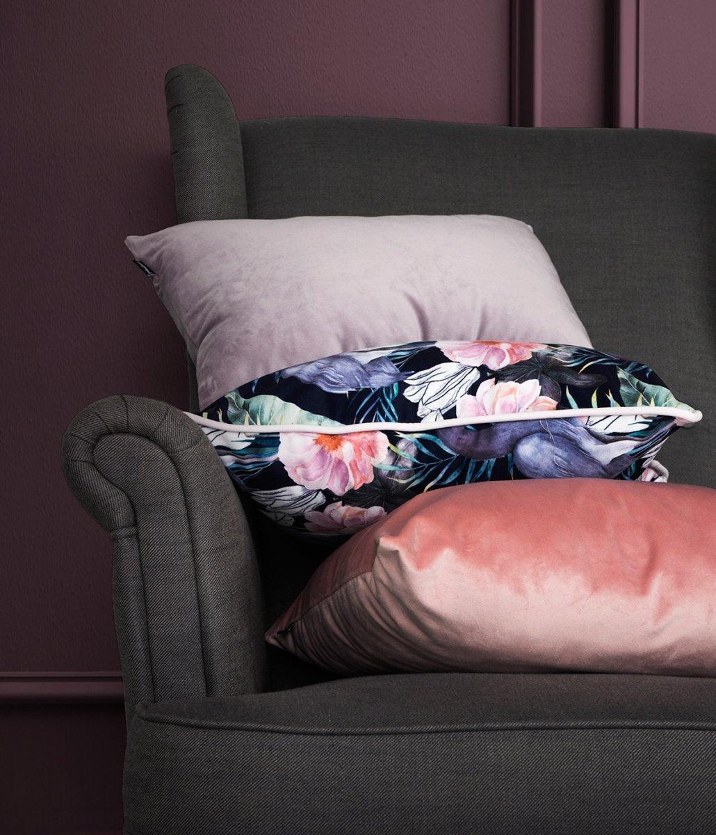 Poduszka dekoracyjna VELVET jasnoróżowy Poduszkowcy Eye on Design