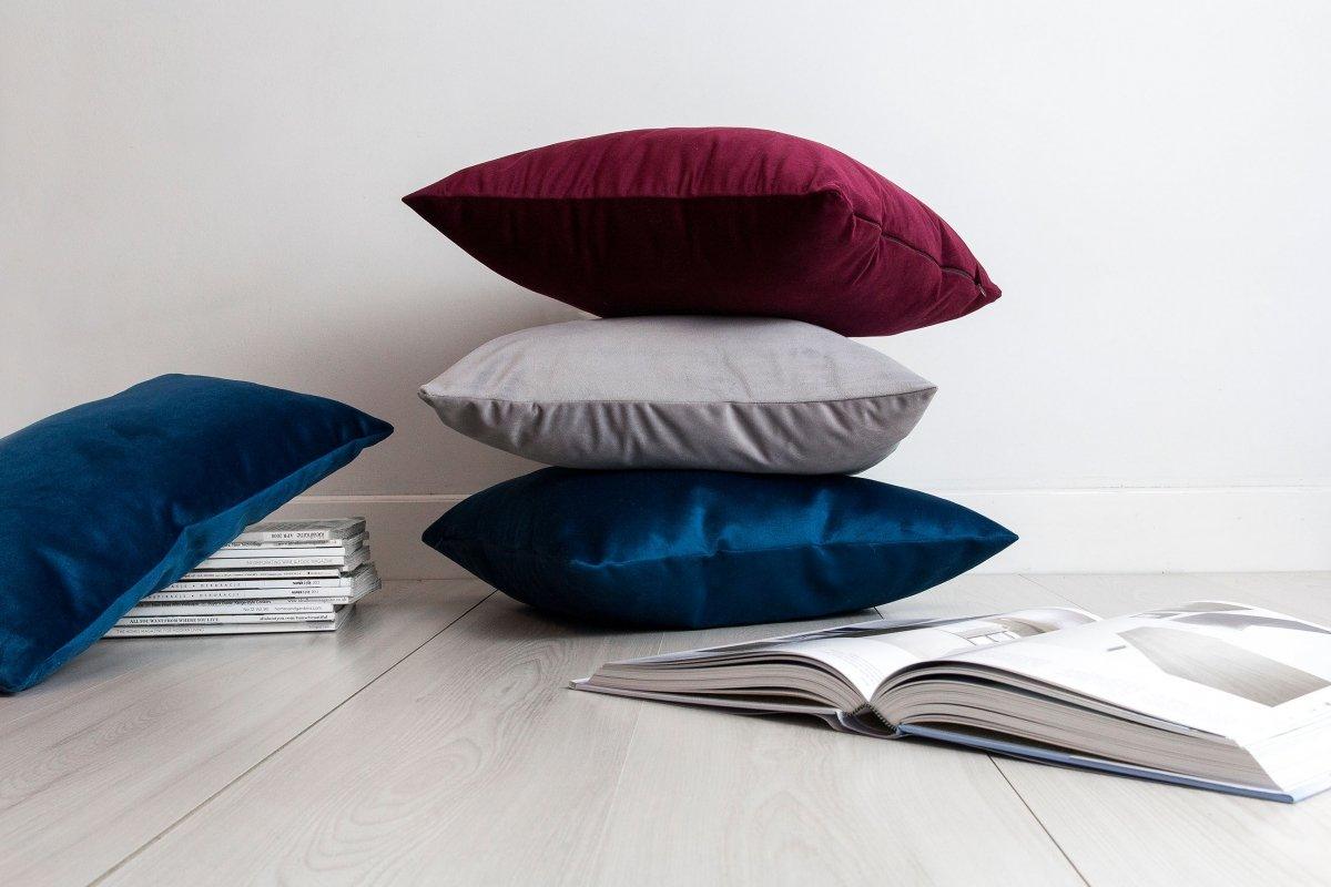 Poduszka dekoracyjna VELVET szary Poduszkowcy Eye on Design