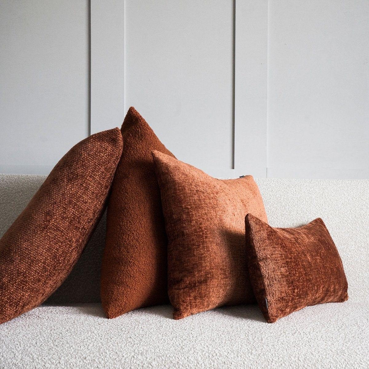 Poduszka w tkaninie boucle COZY rudy Poduszkowcy Eye on Design
