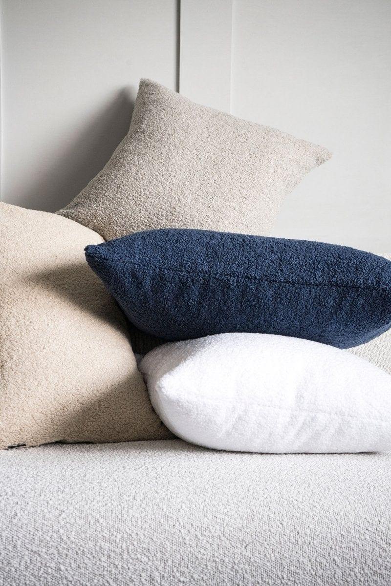 Poduszka w tkaninie boucle COZY szary Poduszkowcy Eye on Design