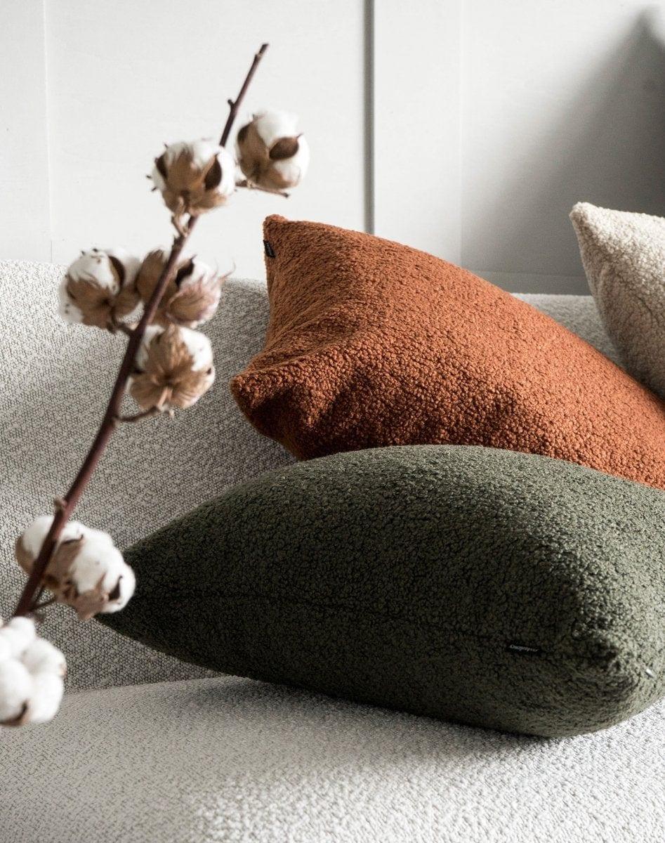 Poduszka w tkaninie boucle COZY zielony Poduszkowcy Eye on Design