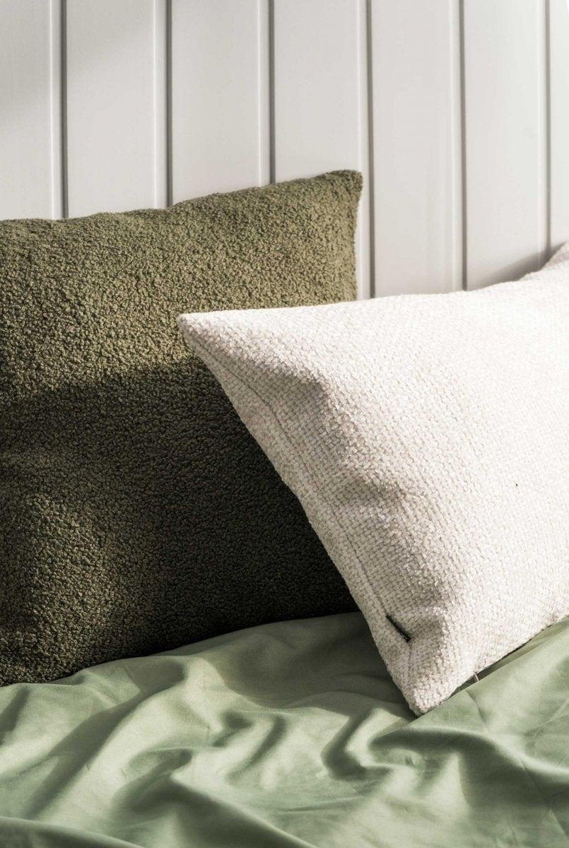 Poduszka w tkaninie boucle COZY zielony Poduszkowcy Eye on Design