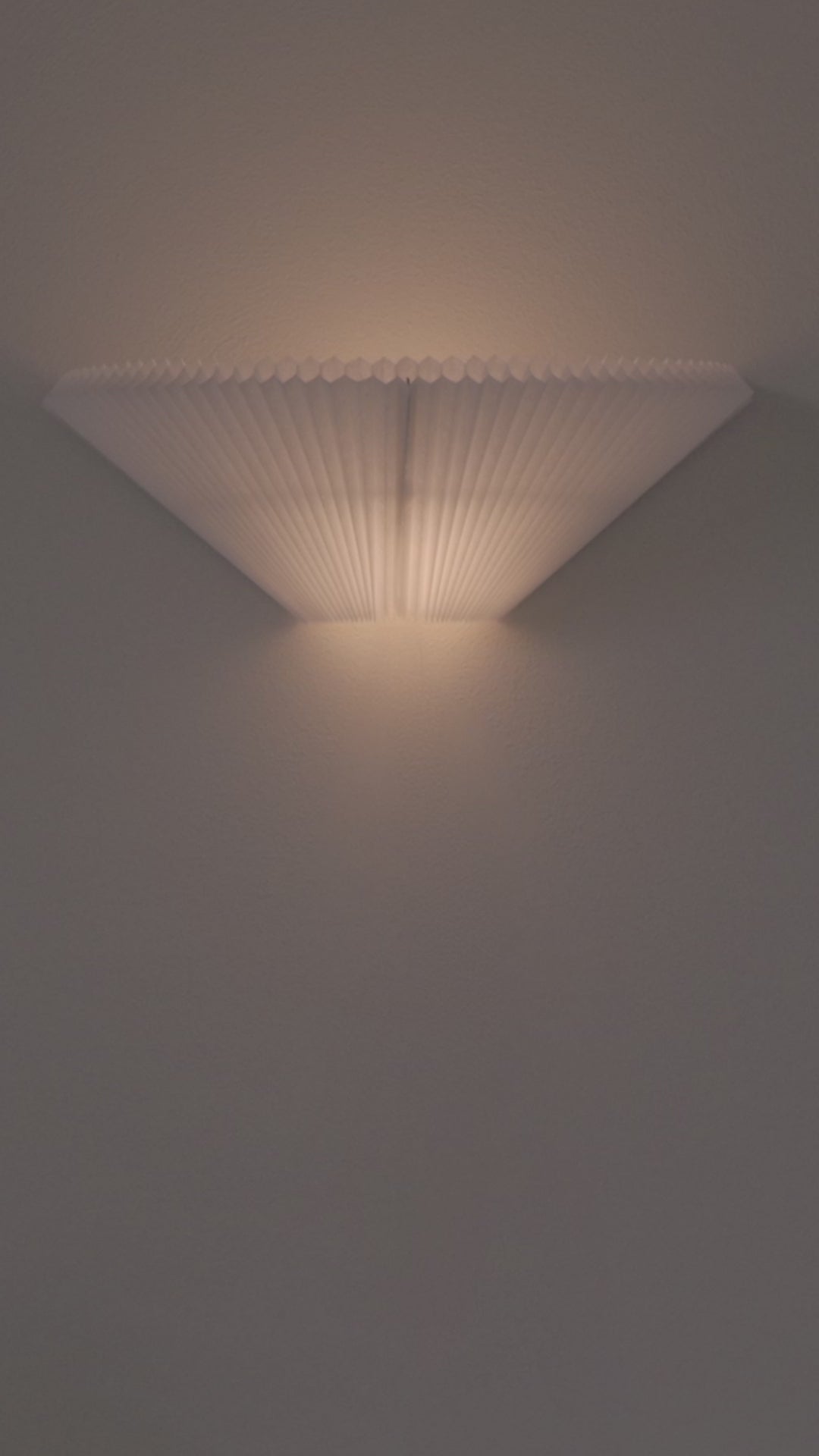 Weiße Nebra Wandlampe