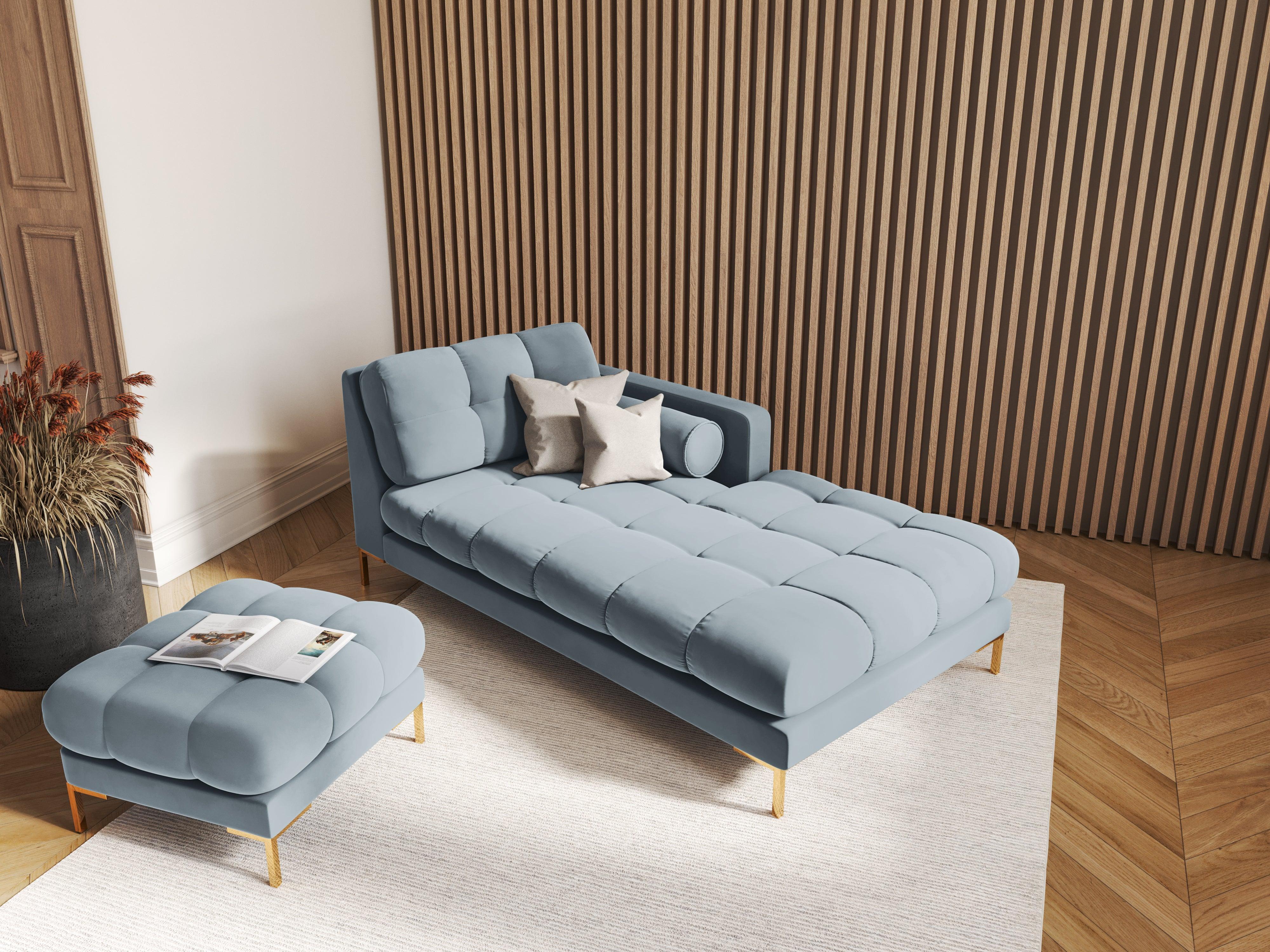 Puf aksamitny BALI jasnoniebieski ze złotą podstawą Cosmopolitan Design Eye on Design