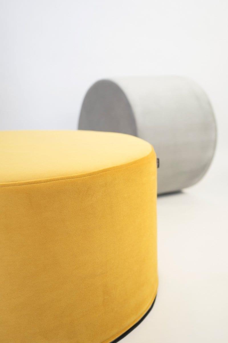 Puf welurowy miodowy Poduszkowcy Eye on Design