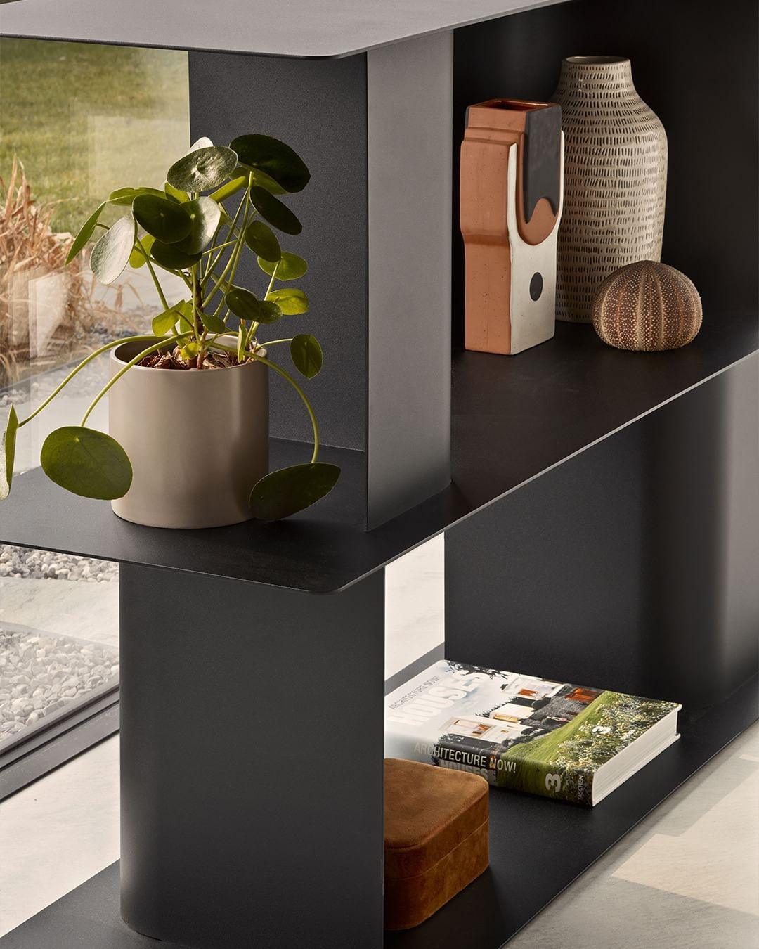 Regał CARV matowy czarny Calligaris Eye on Design