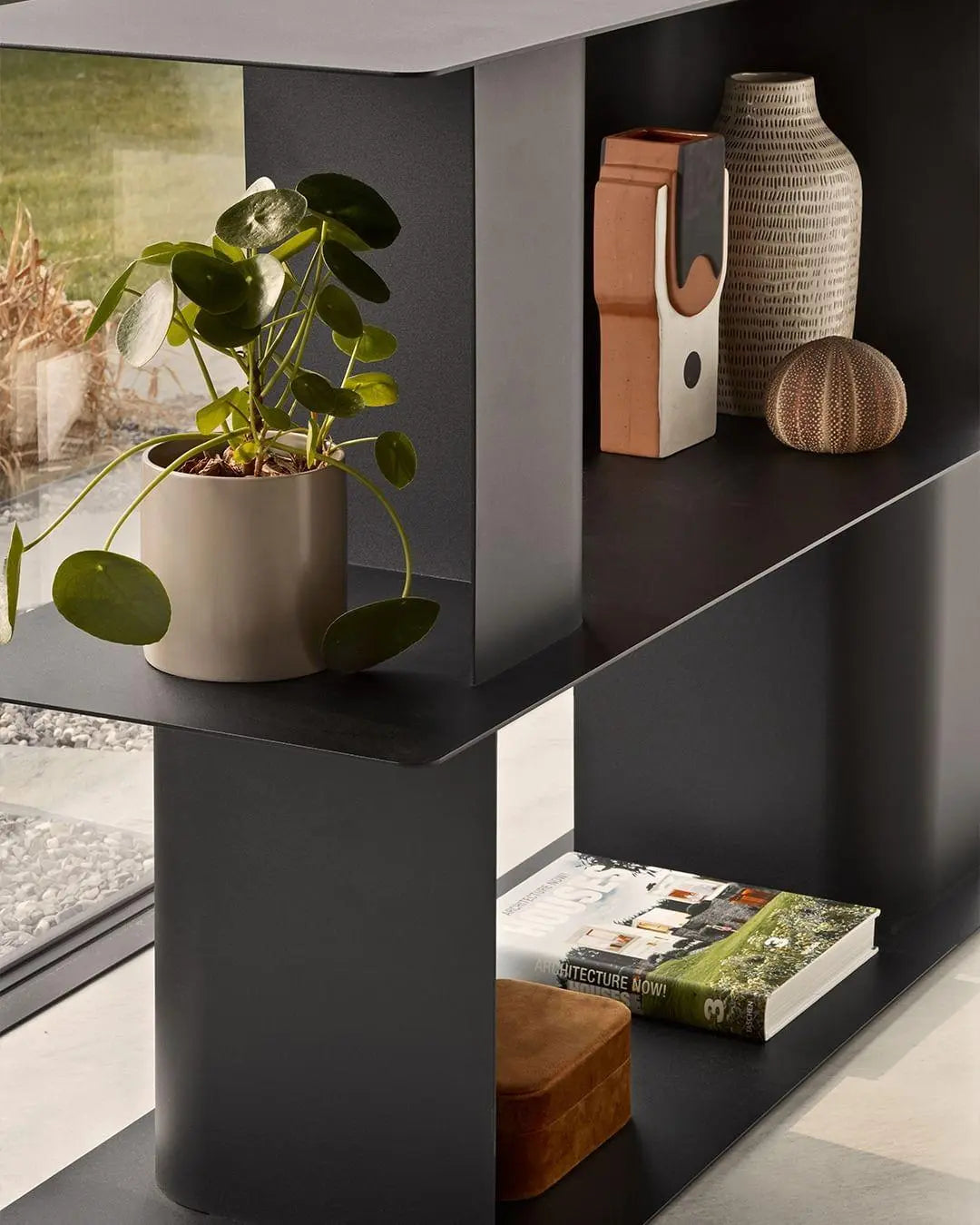 Regał wysoki CARV matowy brąz Calligaris Eye on Design