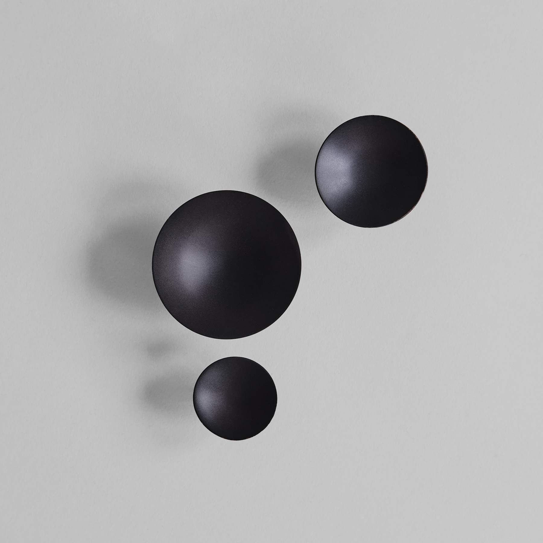 HIHAT black metal knobs