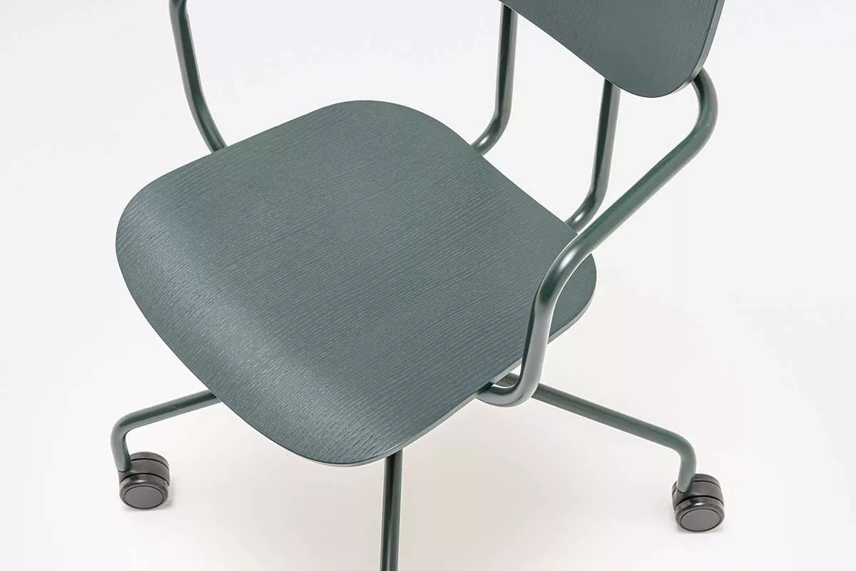 Krzesło biurowe z zagłówkiem NEW SCHOOL żółta podstawa z kółkami – .mdd