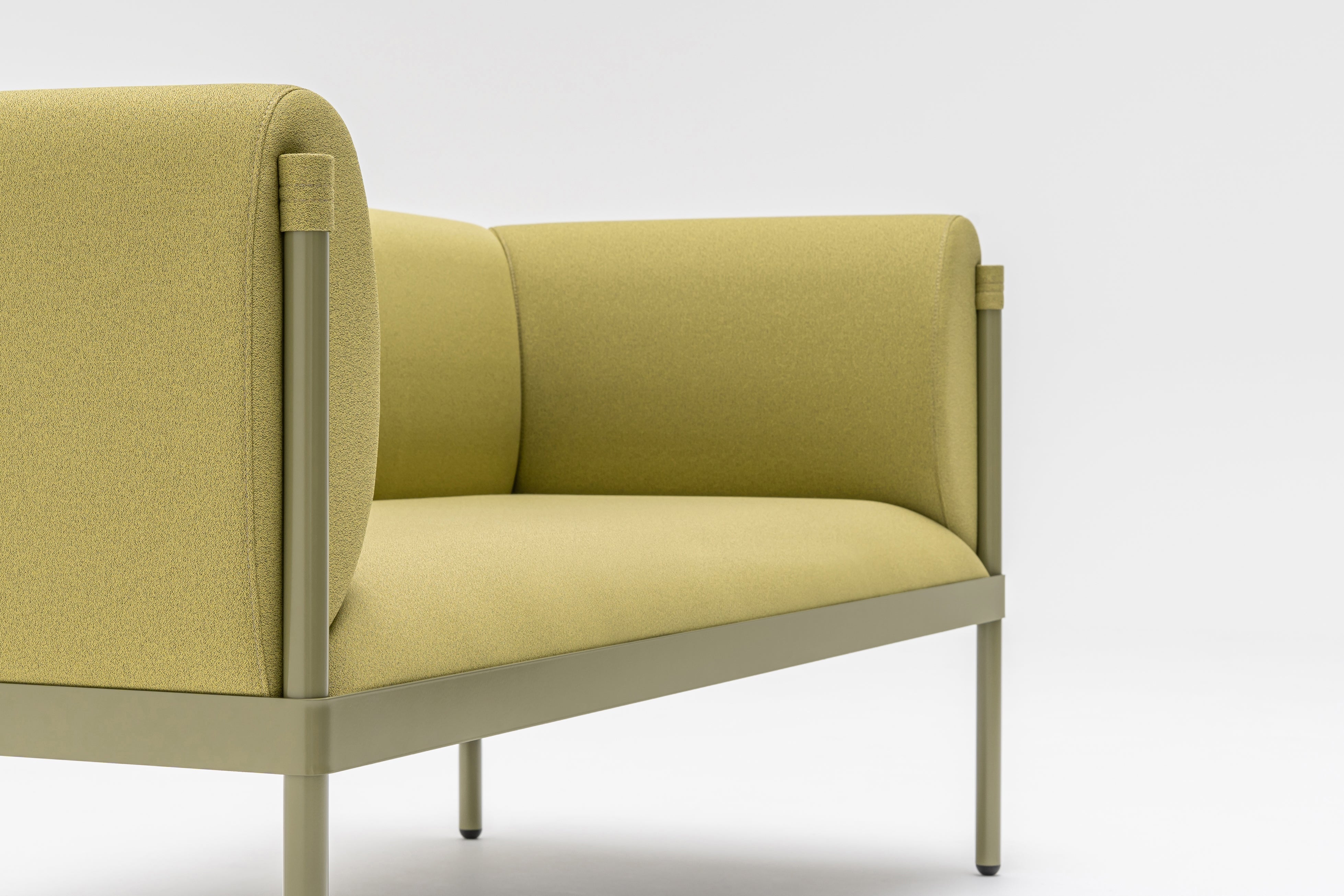 2-Sitzer-Sofa niedrig gepolsterte Stelzen