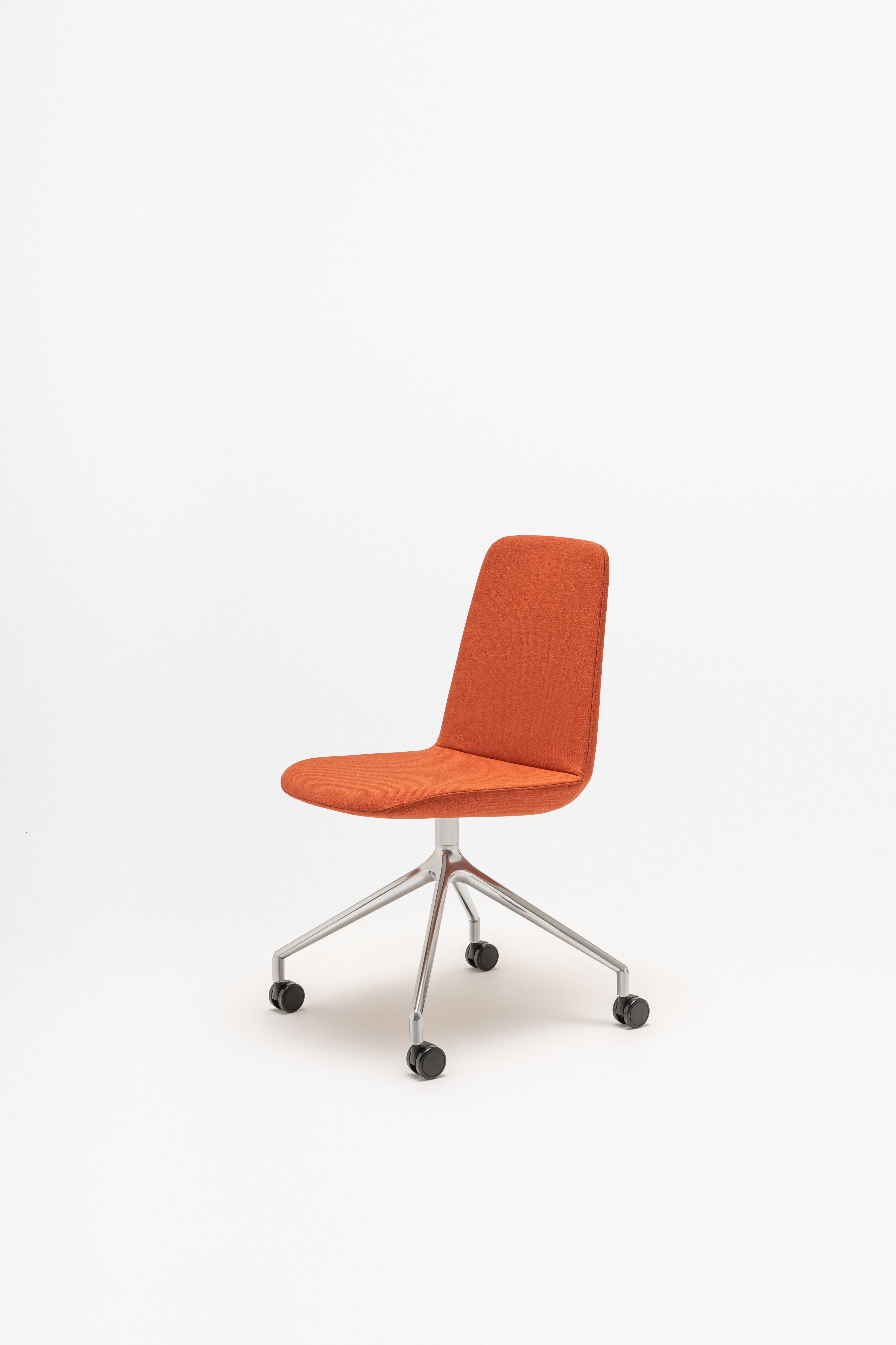 Ulti swivel aluminum chair polished