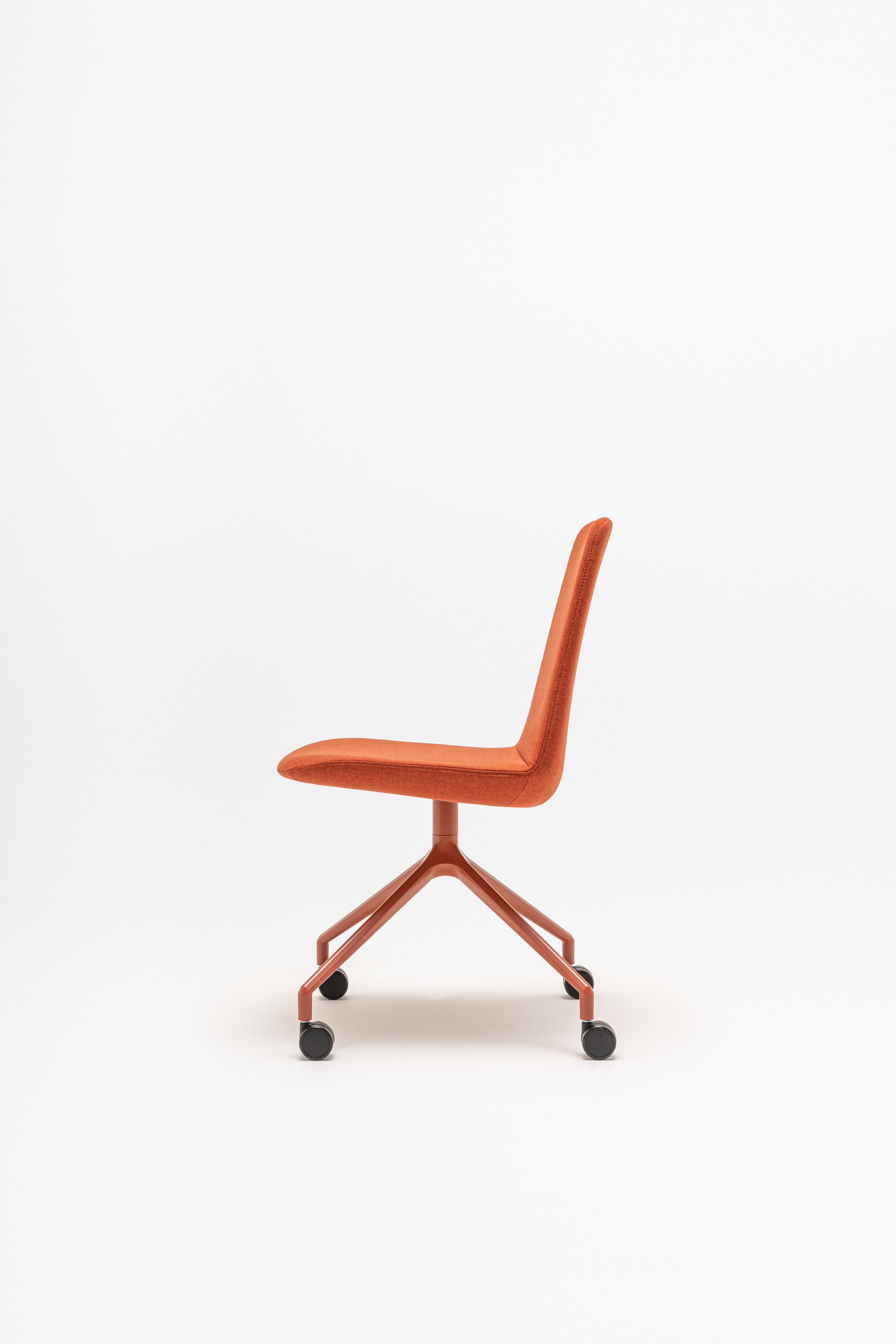 Ulti swivel chair aluminum base with wheels