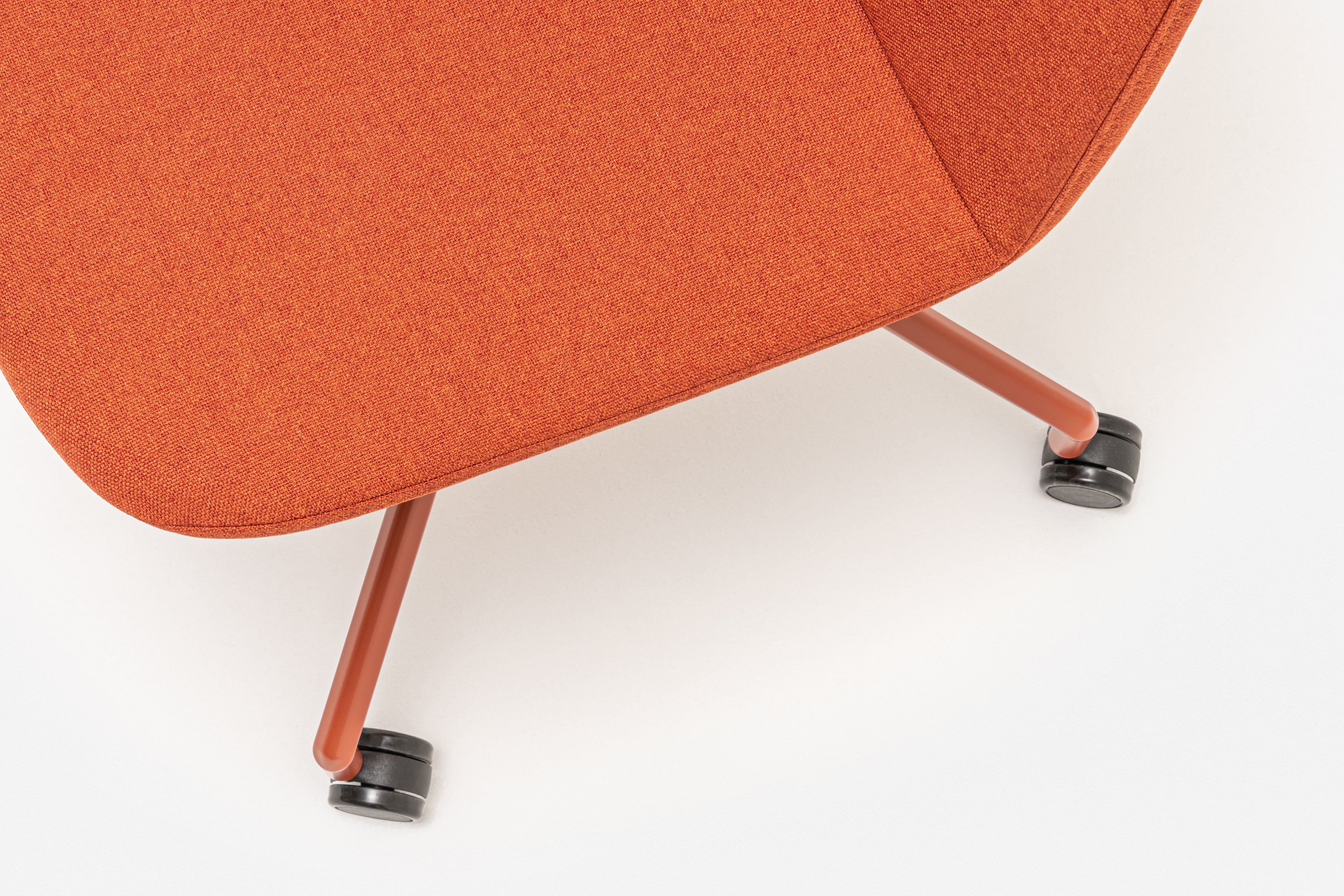Ulti swivel chair aluminum base with wheels