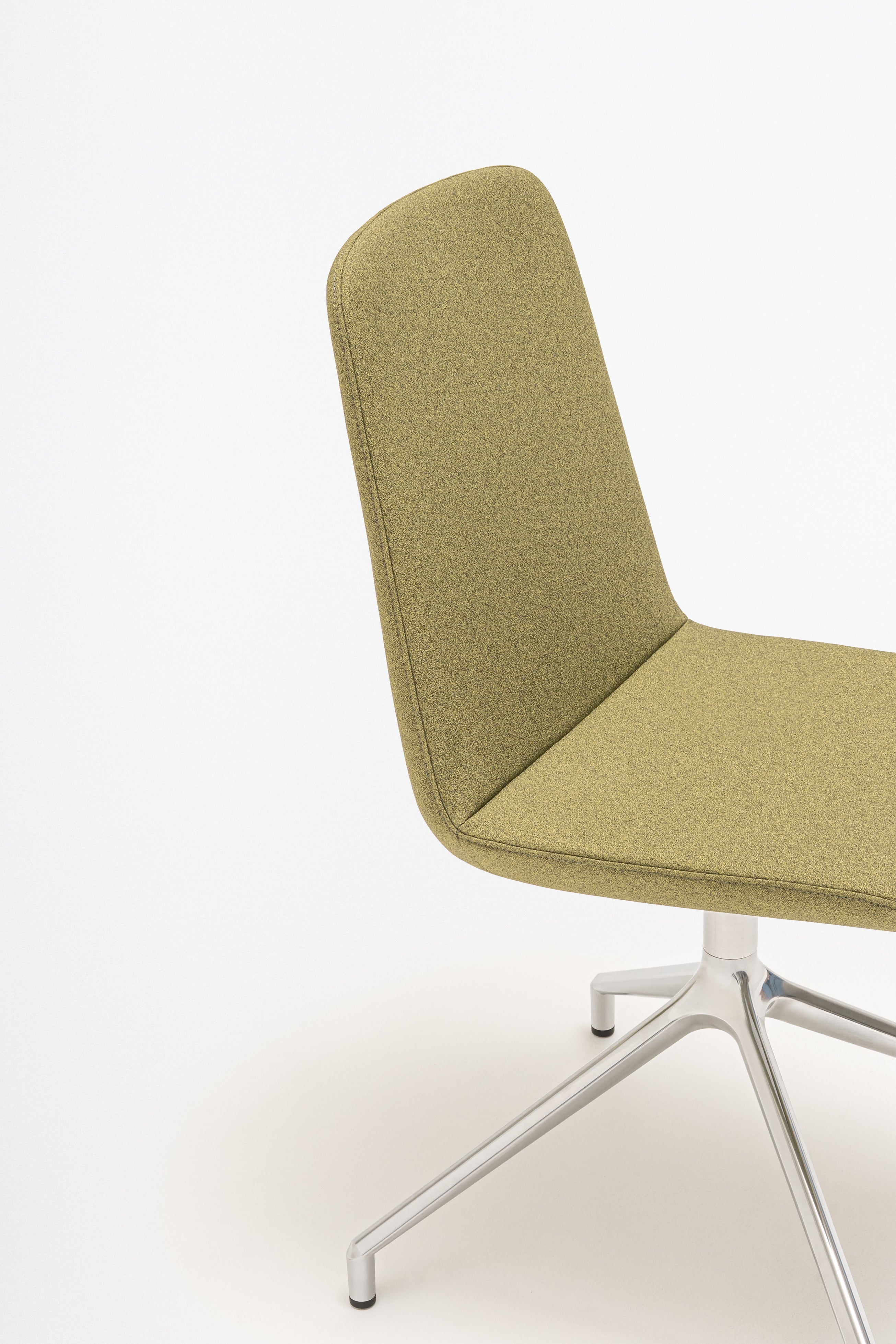 Ulti swivel aluminum chair polished